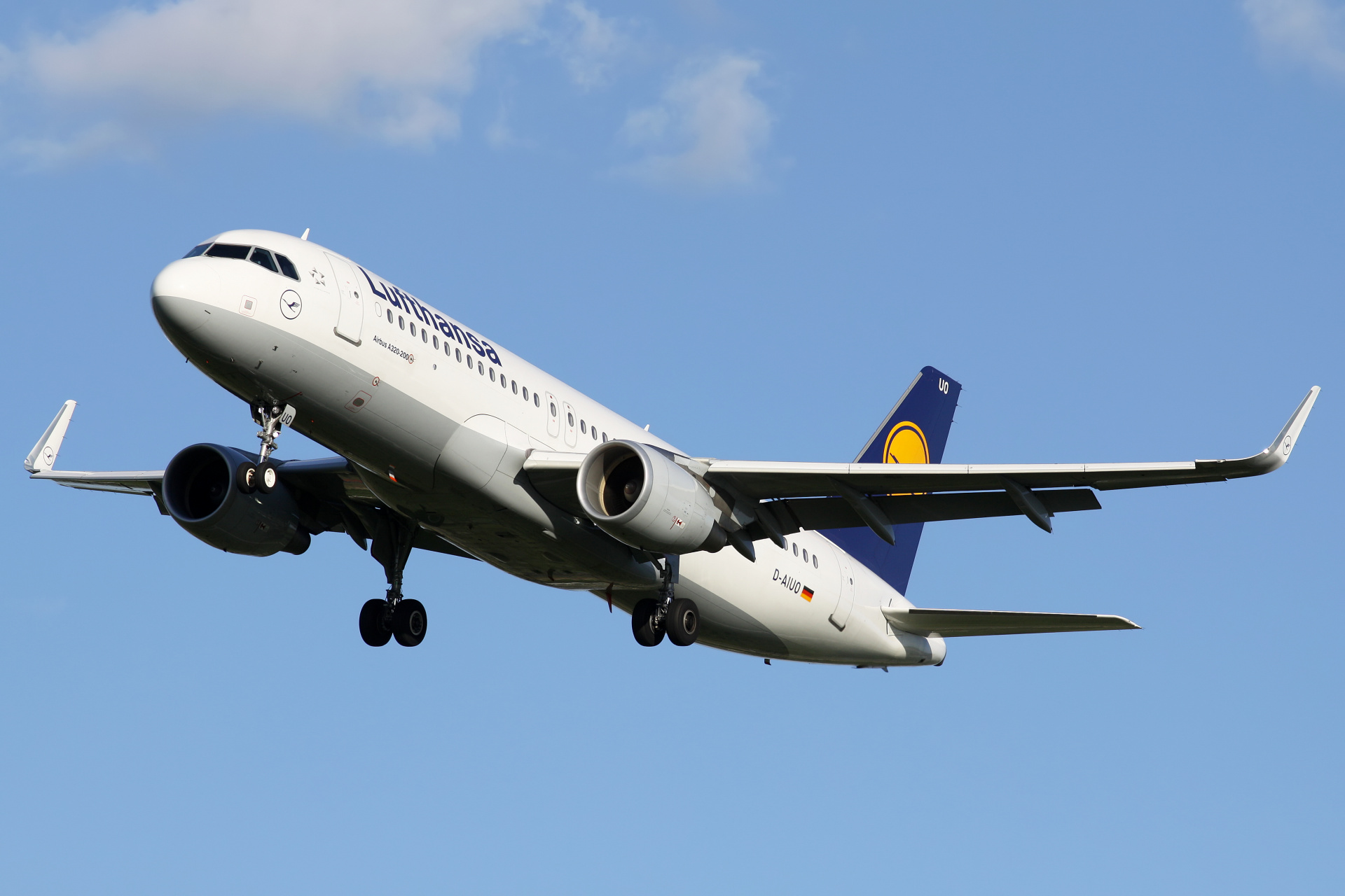D-AIUO (Aircraft » EPWA Spotting » Airbus A320-200 » Lufthansa)