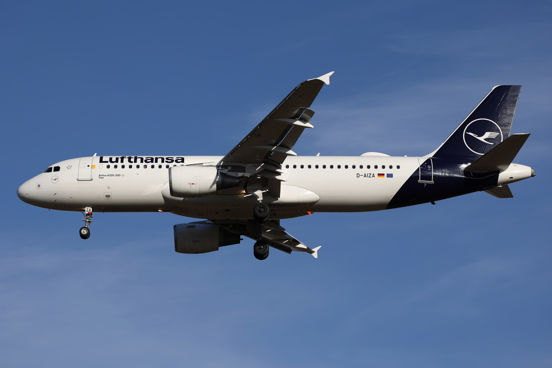 D-AIZA (Aircraft » EPWA Spotting » Airbus A320-200 » Lufthansa)