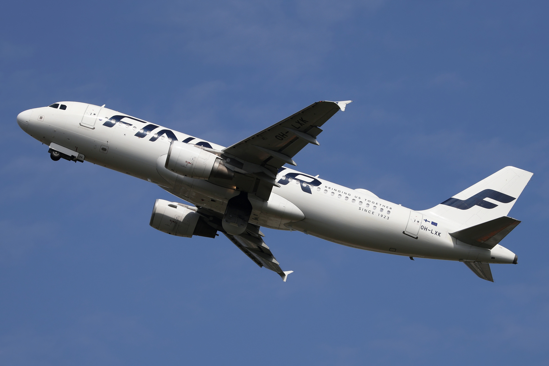 OH-LXK, Finnair (new livery, Bringing Us Together Since 1932 sticker) (Aircraft » EPWA Spotting » Airbus A320-200)
