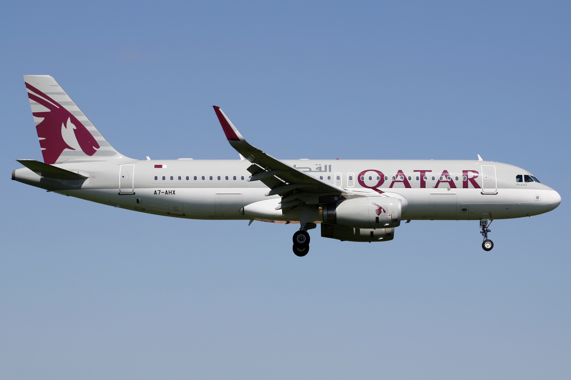 A7-AHX (sharklets) (Aircraft » EPWA Spotting » Airbus A320-200 » Qatar Airways)