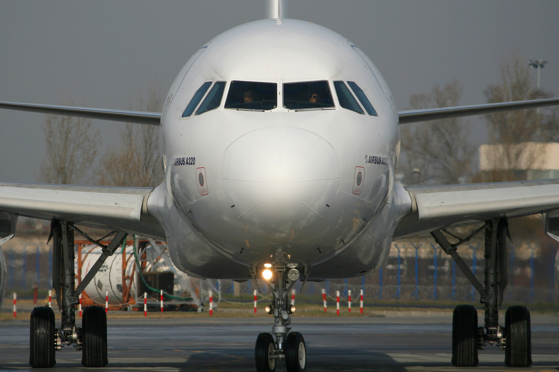 SU-LBG, Lotus Air (Samoloty » Spotting na EPWA » Airbus A320-200)