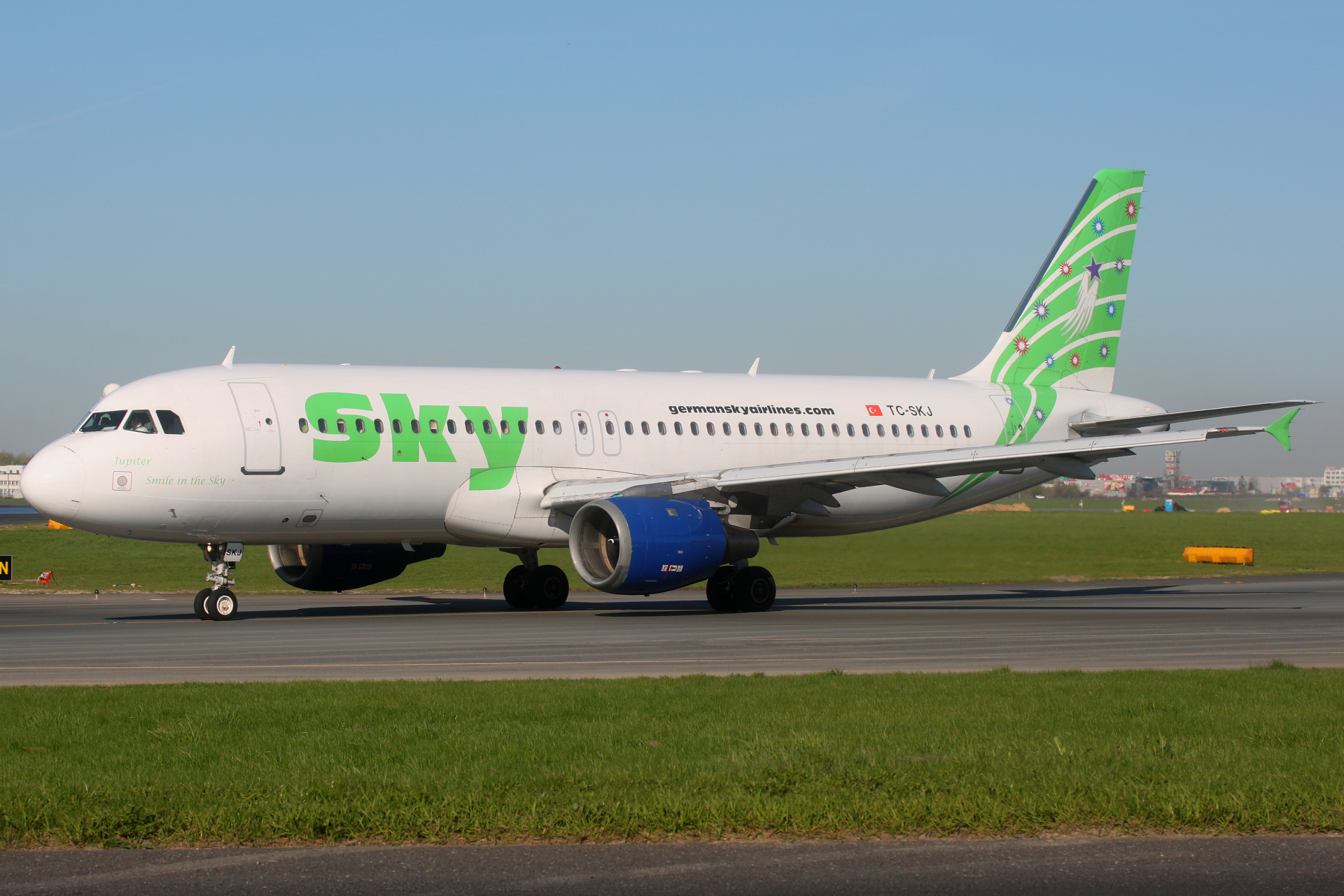 TC-SKJ, Sky Airlines (Samoloty » Spotting na EPWA » Airbus A320-200)