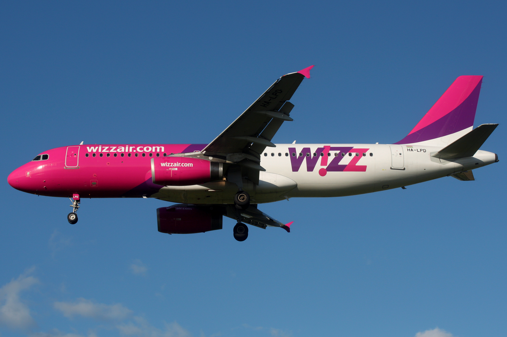 HA-LPD (Aircraft » EPWA Spotting » Airbus A320-200 » Wizz Air)