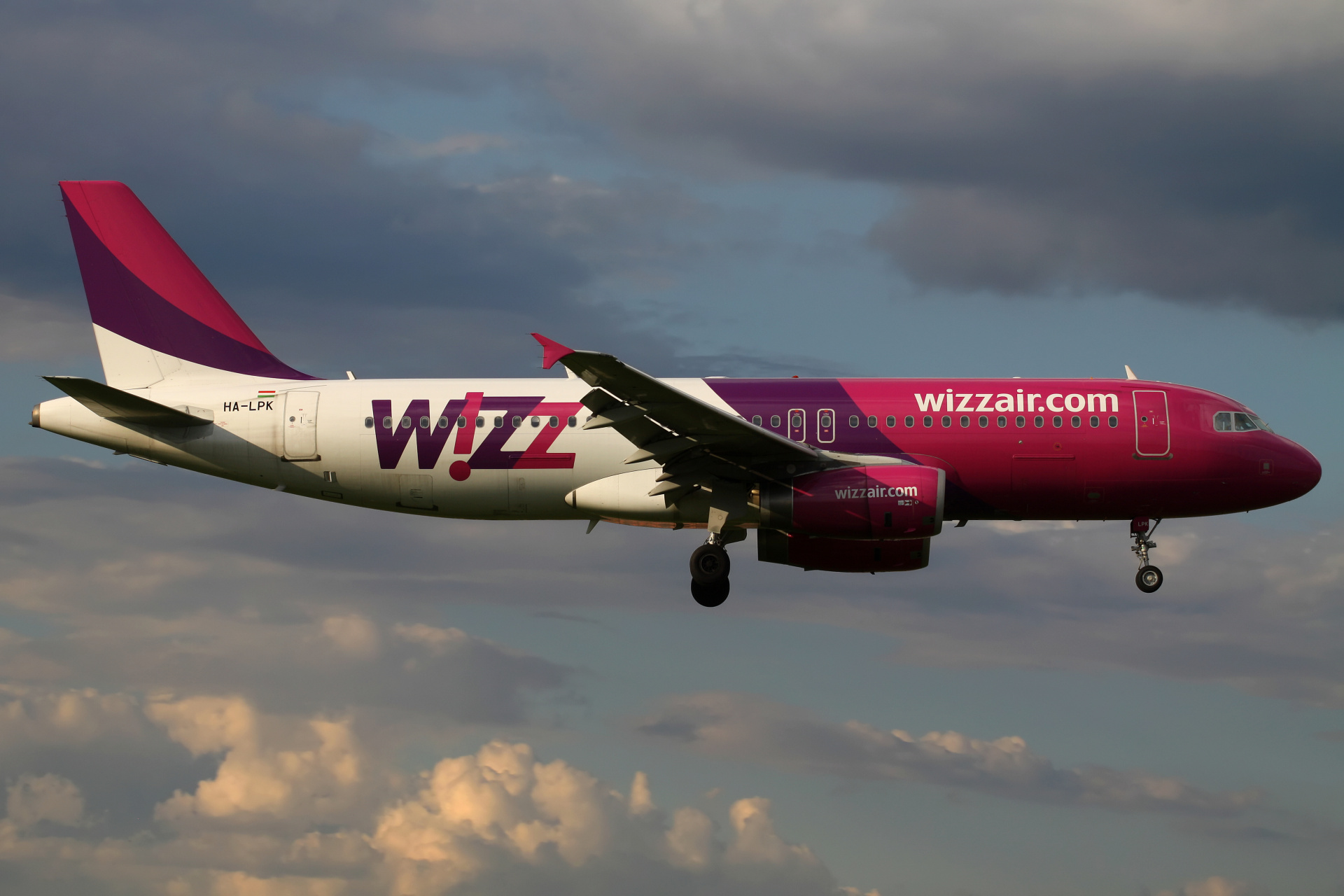 HA-LPK (Aircraft » EPWA Spotting » Airbus A320-200 » Wizz Air)