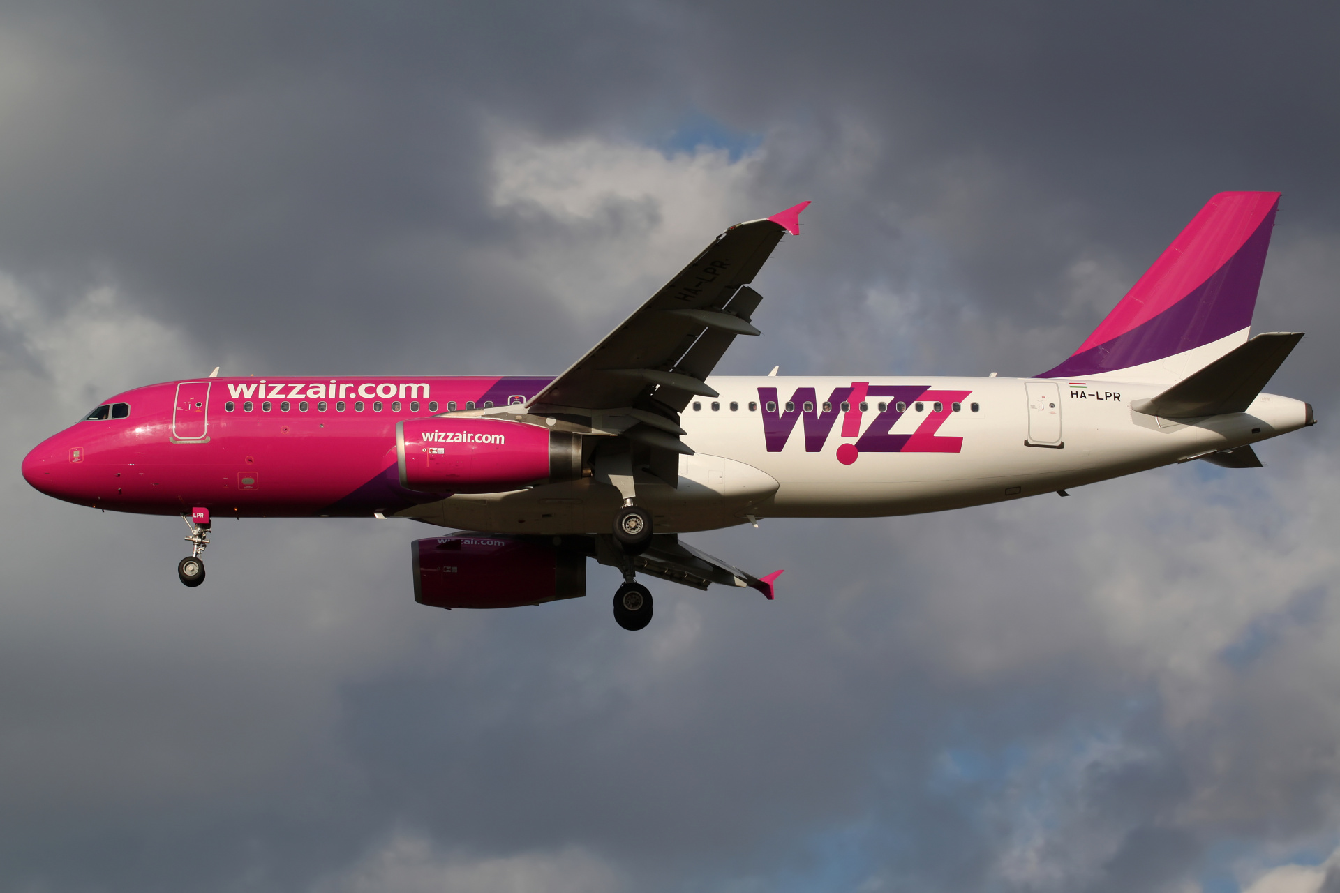 HA-LPR (Samoloty » Spotting na EPWA » Airbus A320-200 » Wizz Air)