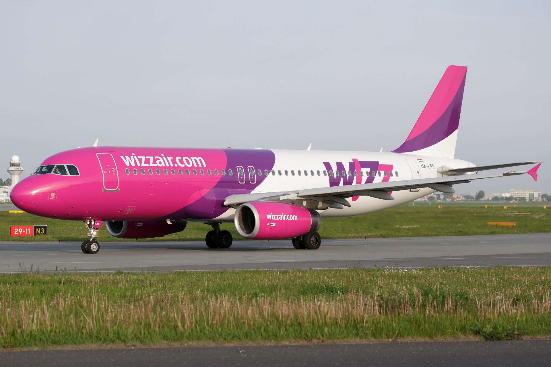 HA-LPR (Aircraft » EPWA Spotting » Airbus A320-200 » Wizz Air)
