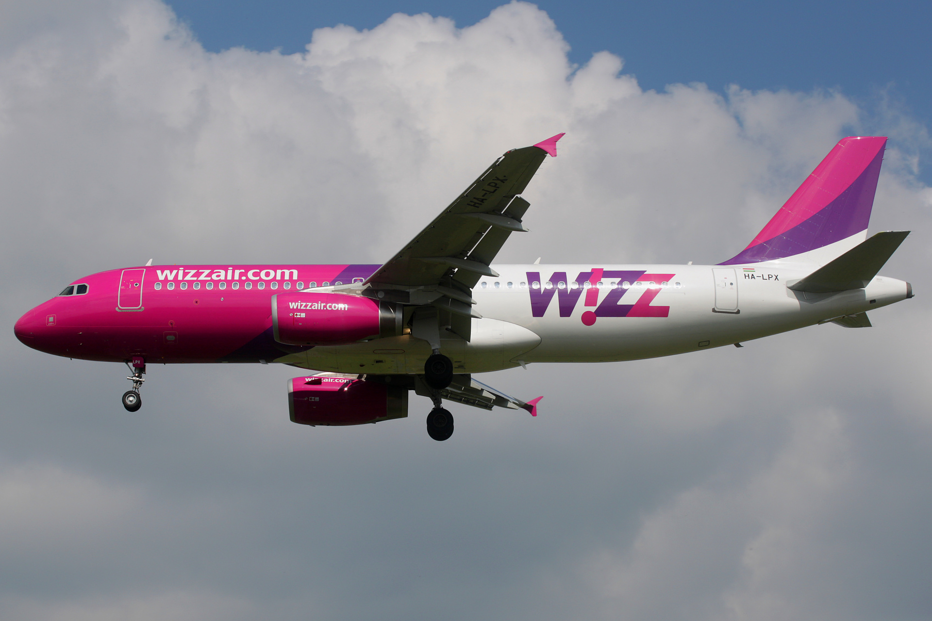 HA-LPX (Aircraft » EPWA Spotting » Airbus A320-200 » Wizz Air)
