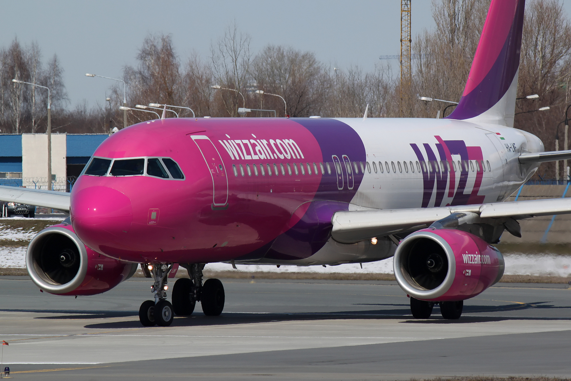 HA-LWF (Samoloty » Spotting na EPWA » Airbus A320-200 » Wizz Air)