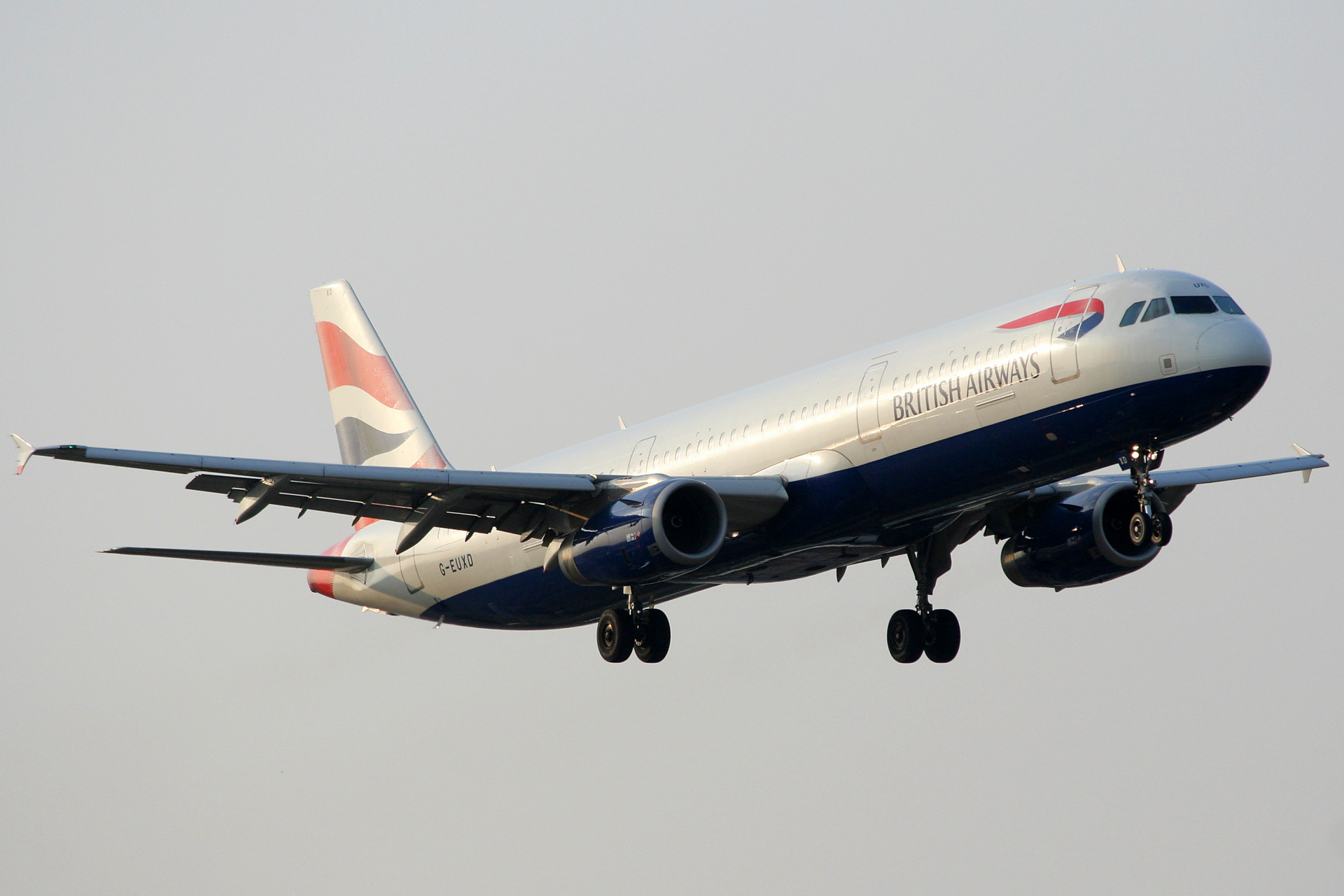 G-EUXD (Aircraft » EPWA Spotting » Airbus A321-200 » British Airways)