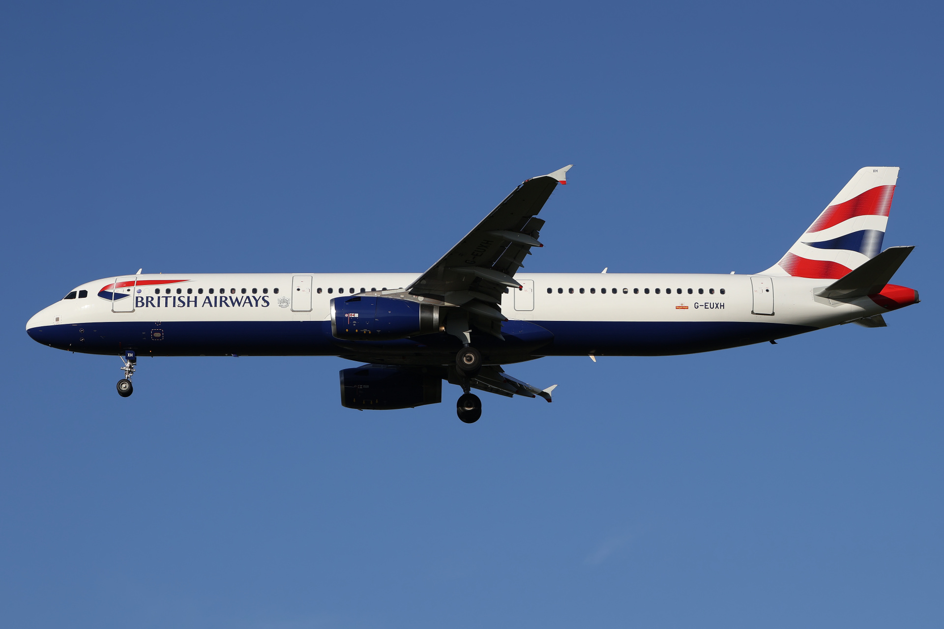 G-EUXH (Aircraft » EPWA Spotting » Airbus A321-200 » British Airways)