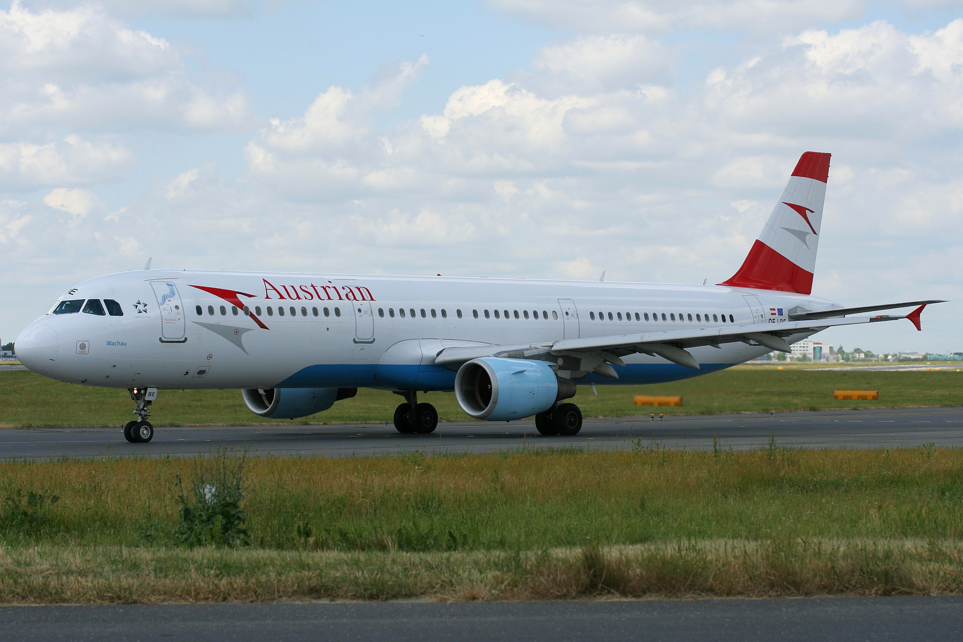 OE-LBE, Austrian Airlines (Samoloty » Spotting na EPWA » Airbus A321-200)