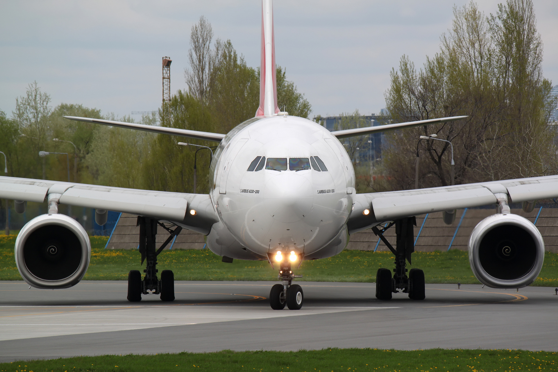 A6-EKU (Samoloty » Spotting na EPWA » Airbus A330-200 » Emirates)