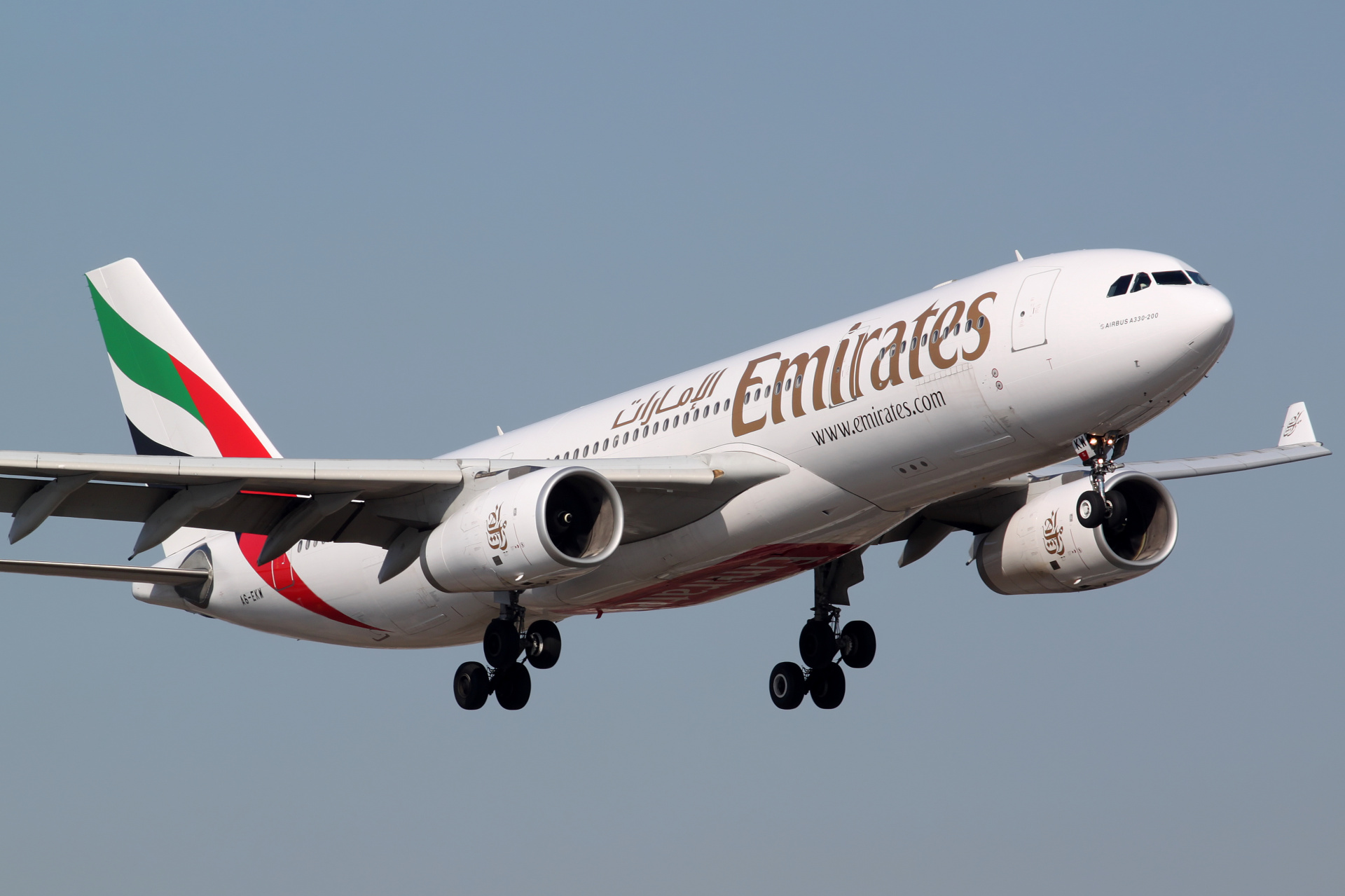 A6-EKW (Aircraft » EPWA Spotting » Airbus A330-200 » Emirates)