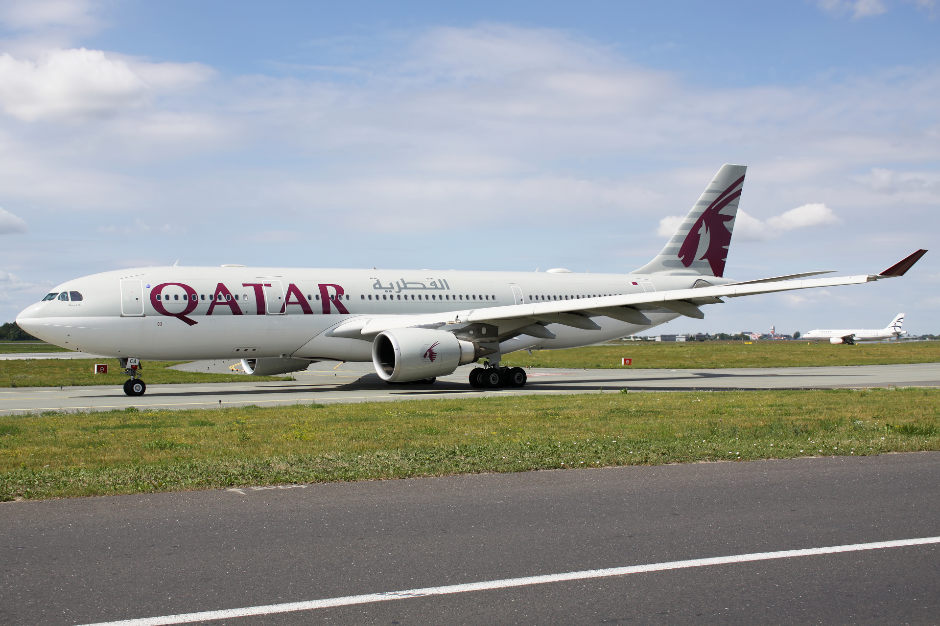 A7-ACA (Aircraft » EPWA Spotting » Airbus A330-200 » Qatar Airways)