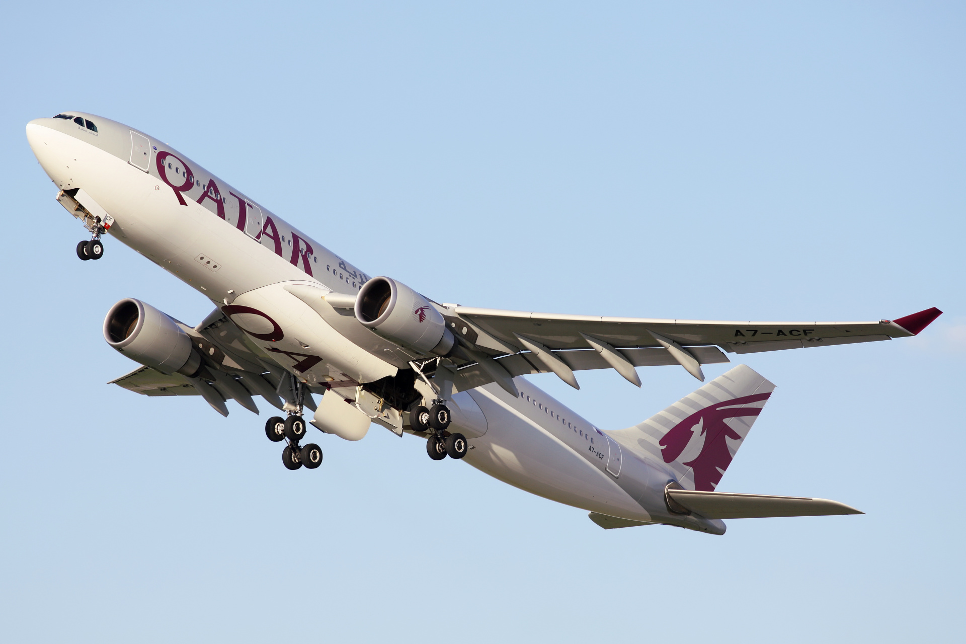 A7-ACF (Aircraft » EPWA Spotting » Airbus A330-200 » Qatar Airways)