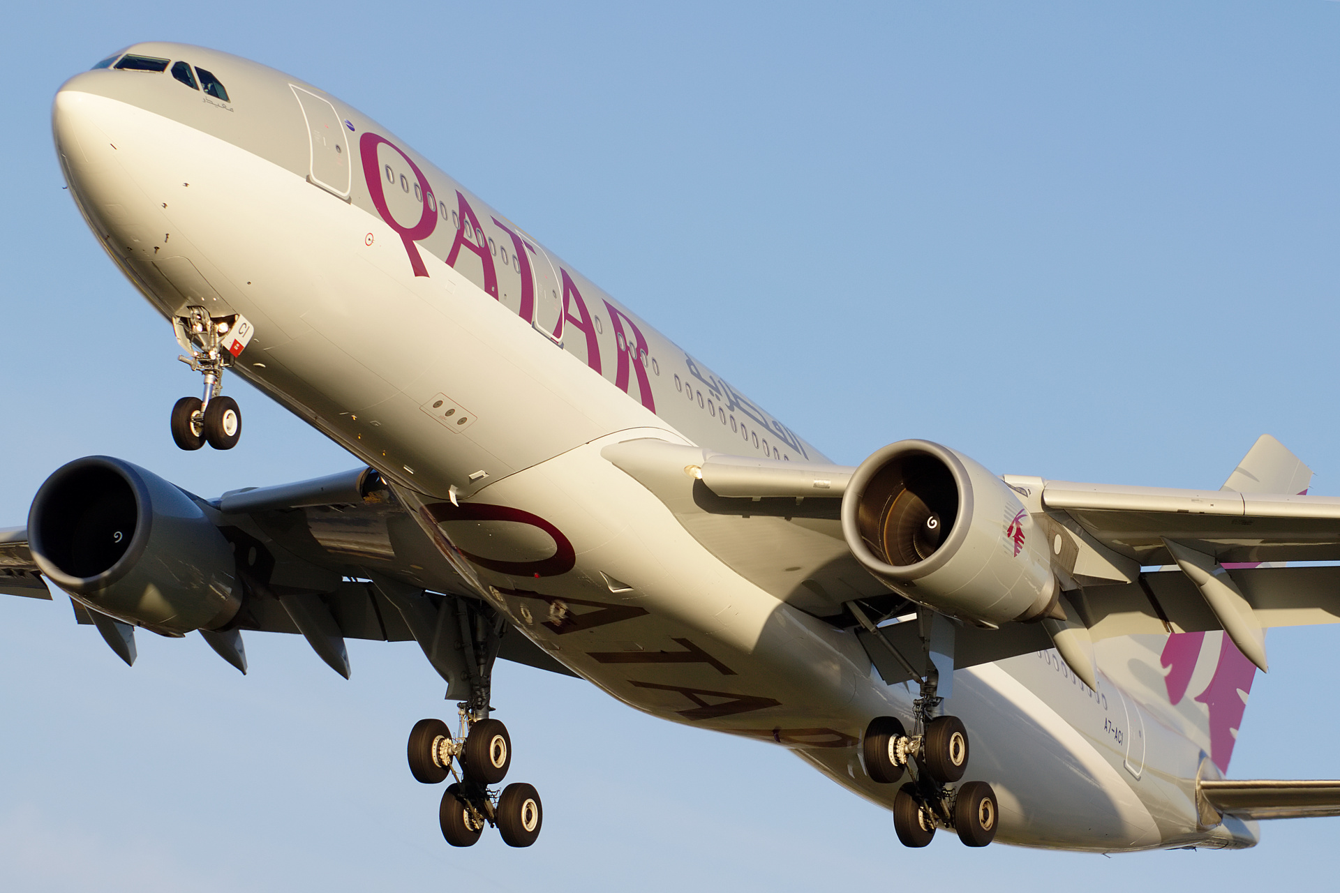 A7-ACI (Samoloty » Spotting na EPWA » Airbus A330-200 » Qatar Airways)