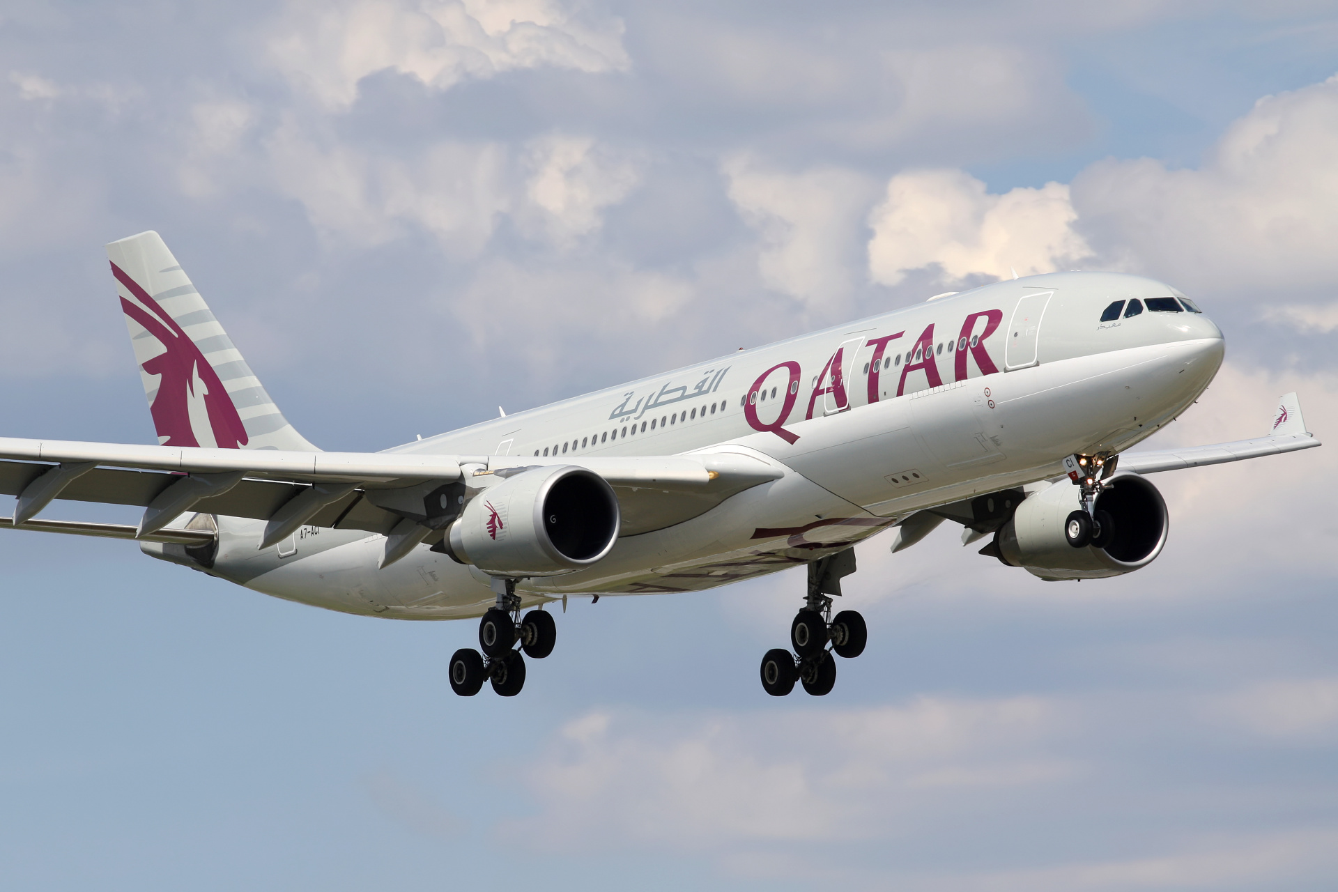 A7-ACI (Aircraft » EPWA Spotting » Airbus A330-200 » Qatar Airways)