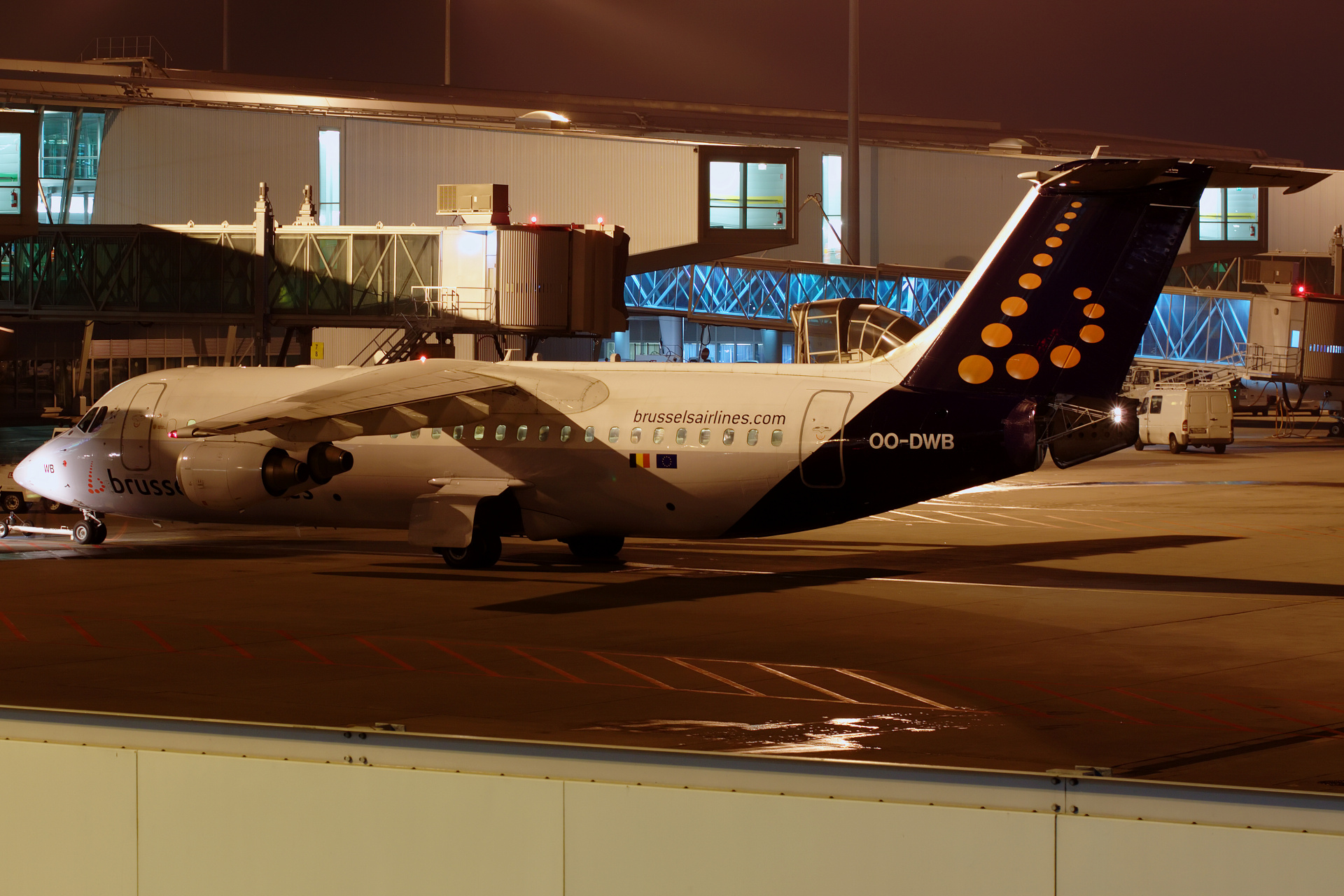 OO-DWB (Samoloty » Spotting na EPWA » BAe 146 i pochodne wersje » Avro RJ100 » Brussels Airlines)