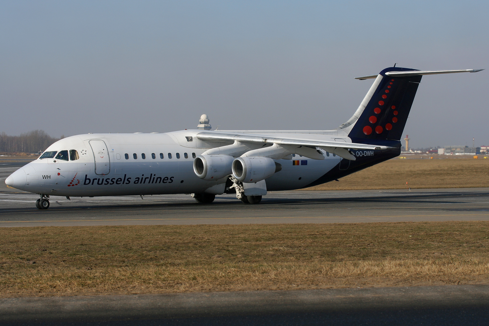 OO-DWH (Aircraft » EPWA Spotting » BAe 146 and revisions » Avro RJ100 » Brussels Airlines)