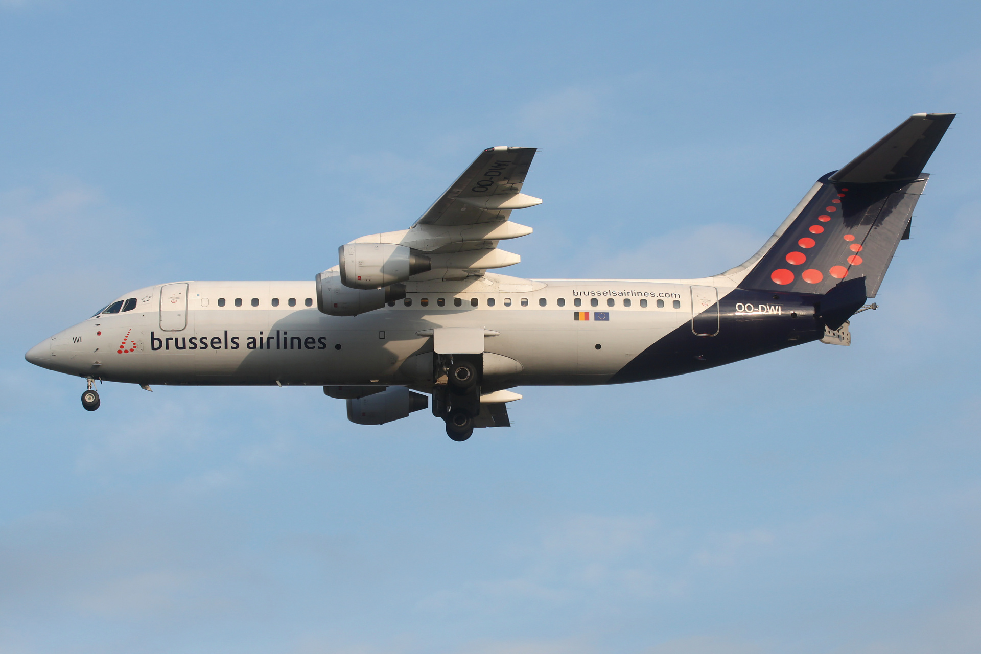 OO-DWI (Samoloty » Spotting na EPWA » BAe 146 i pochodne wersje » Avro RJ100 » Brussels Airlines)