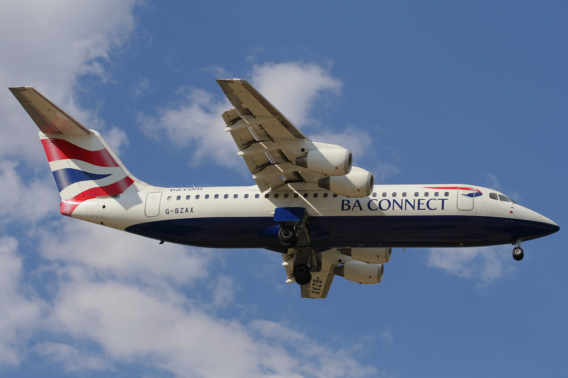 G-BZAX, British Airways Connect (Aircraft » EPWA Spotting » BAe 146 and revisions » Avro RJ100)