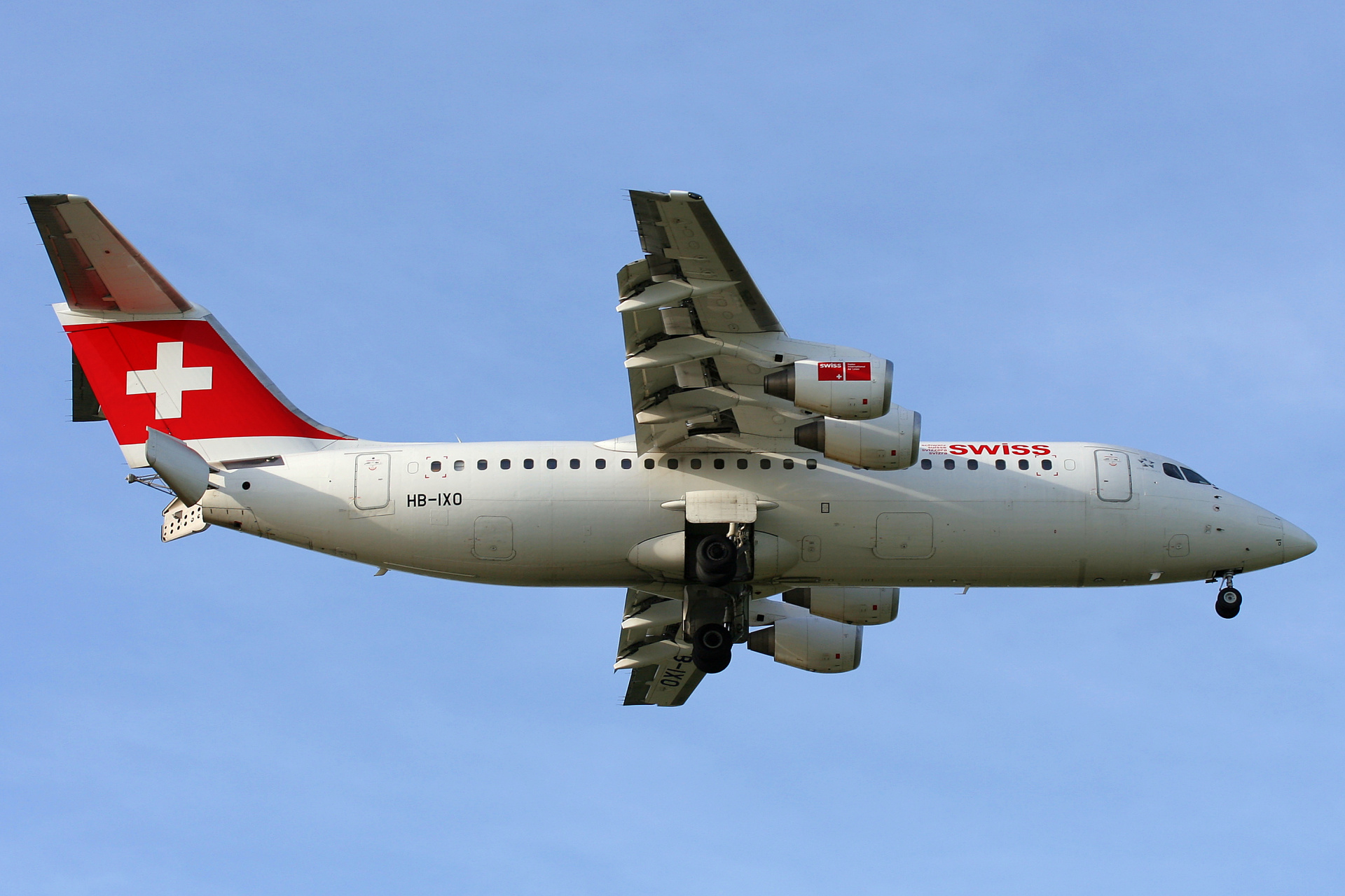 HB-IXO (Aircraft » EPWA Spotting » BAe 146 and revisions » Avro RJ100 » Swiss Global Air Lines)