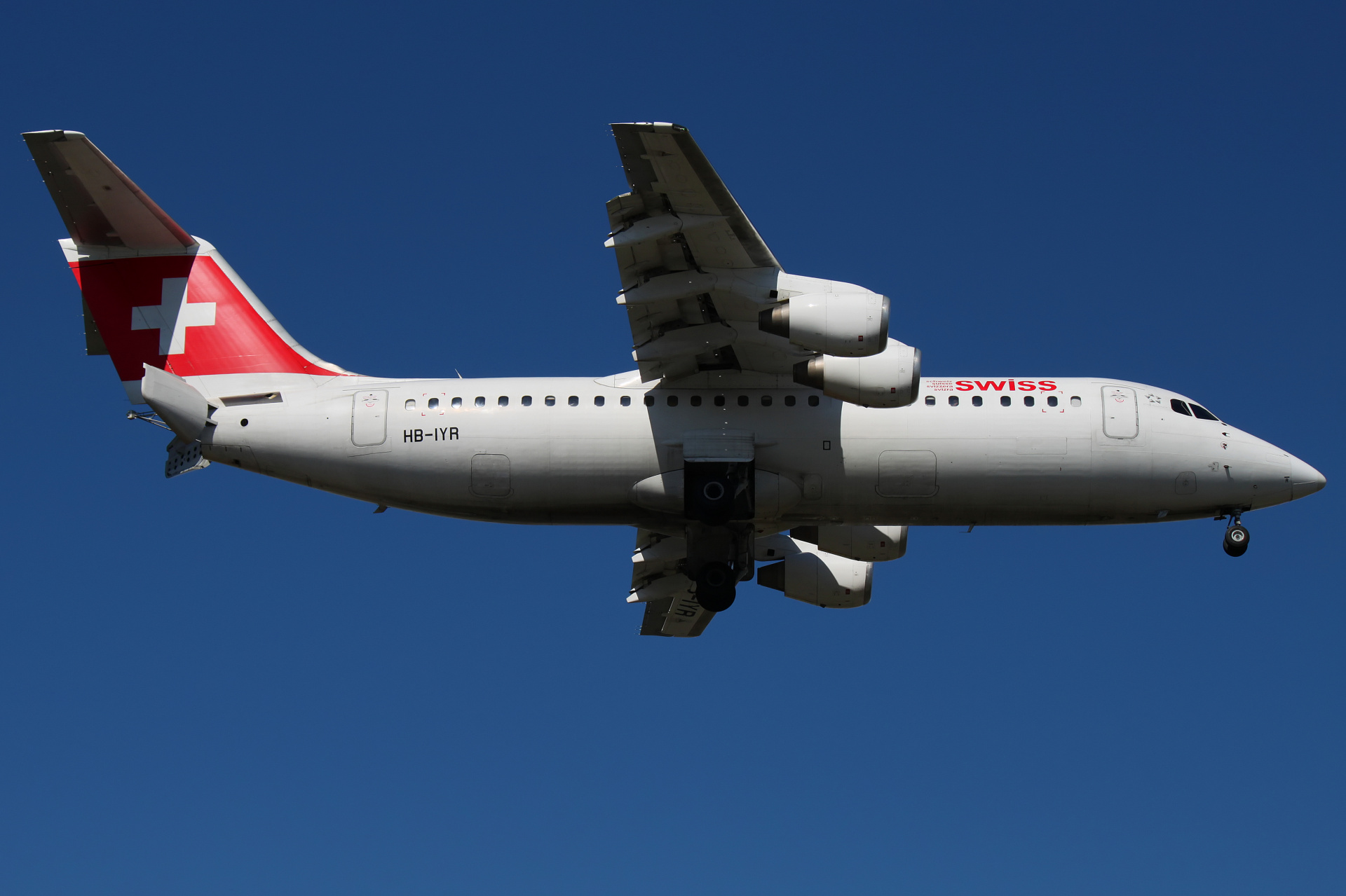 HB-IYR (Aircraft » EPWA Spotting » BAe 146 and revisions » Avro RJ100 » Swiss Global Air Lines)