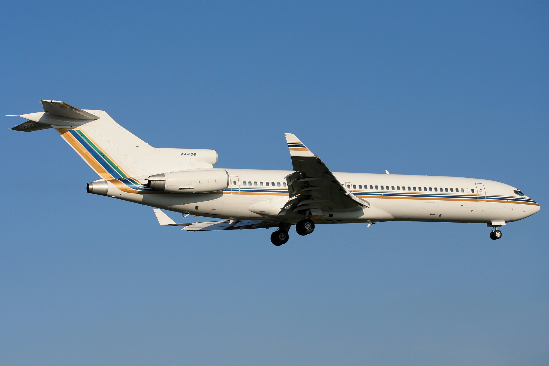 VP-CML, Afghanistan - Government (Aircraft » EPWA Spotting » Boeing 727-200)