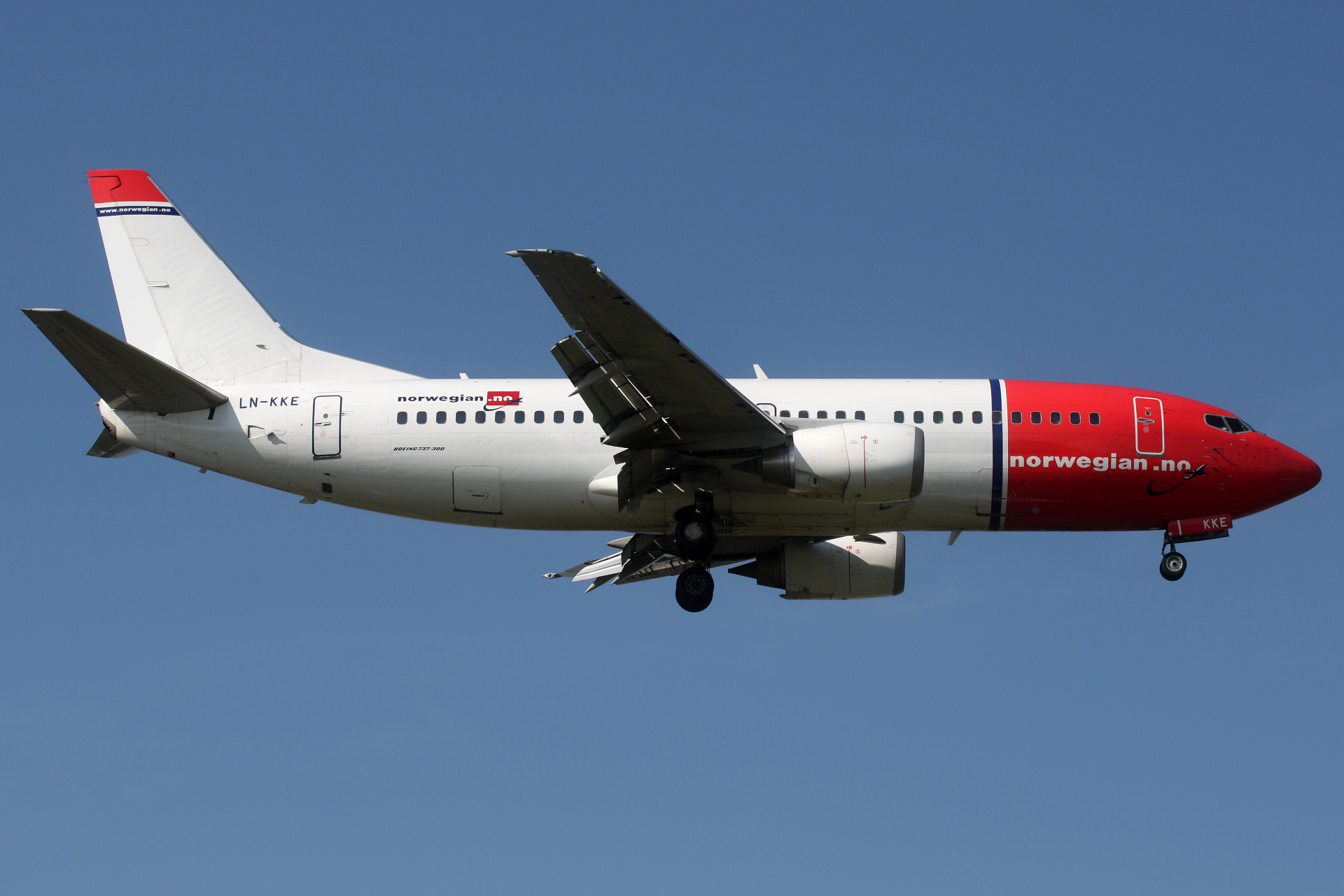 LN-KKE (Aircraft » EPWA Spotting » Boeing 737-300 » Norwegian Air Shuttle)