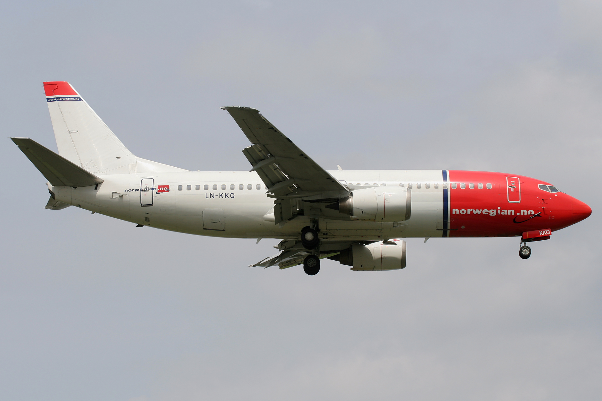 LN-KKQ (Aircraft » EPWA Spotting » Boeing 737-300 » Norwegian Air Shuttle)
