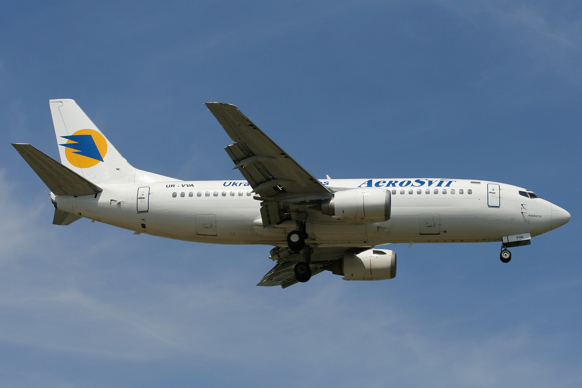 UR-VVA, AeroSvit Ukrainian Airlines (Samoloty » Spotting na EPWA » Boeing 737-300)