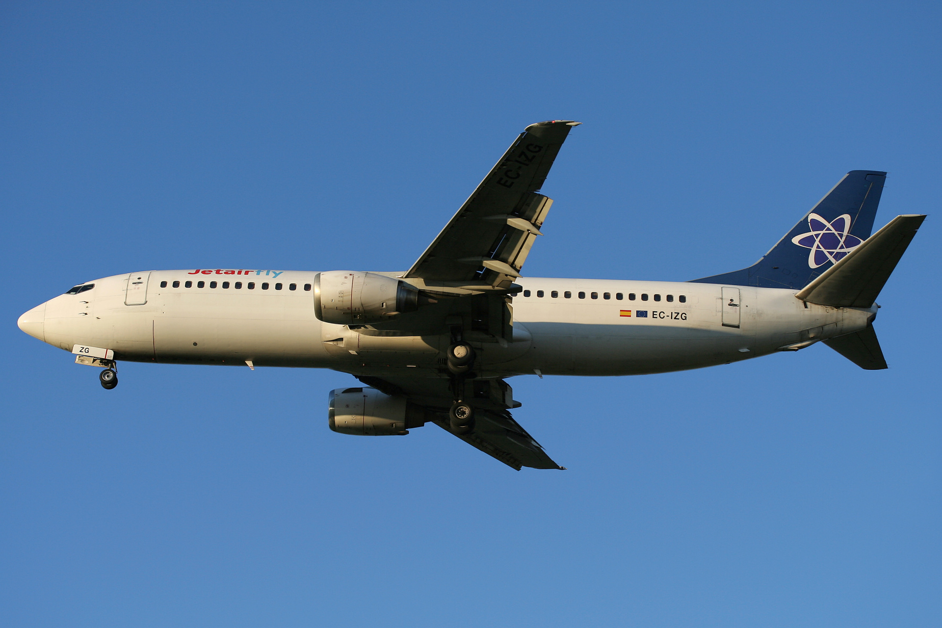 EC-IZG, JetAirFly (Futura International Airlines) (Aircraft » EPWA Spotting » Boeing 737-400)