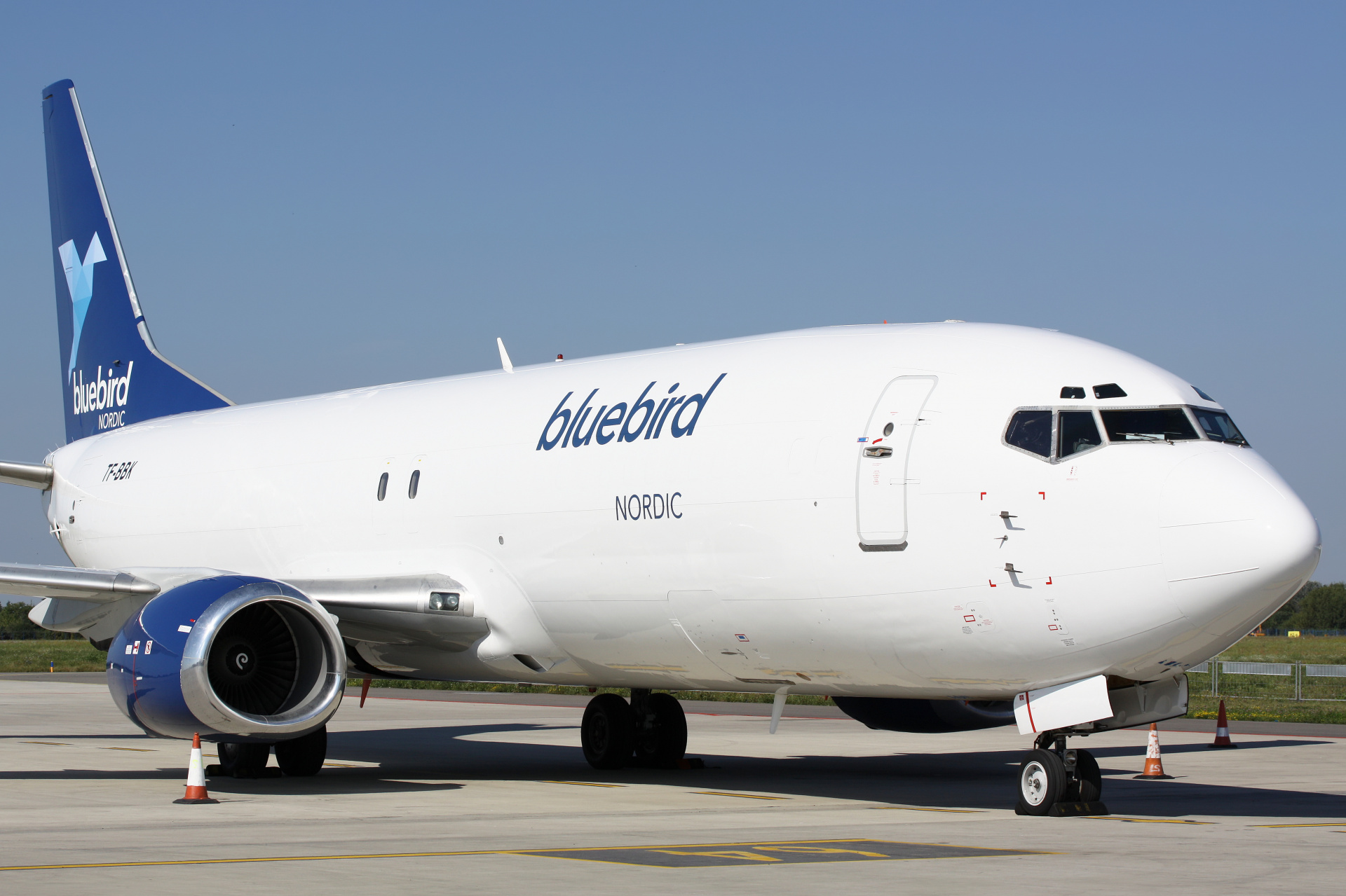 SF, TF-BBK, Bluebird Nordic (Aircraft » EPWA Spotting » Boeing 737-400F)