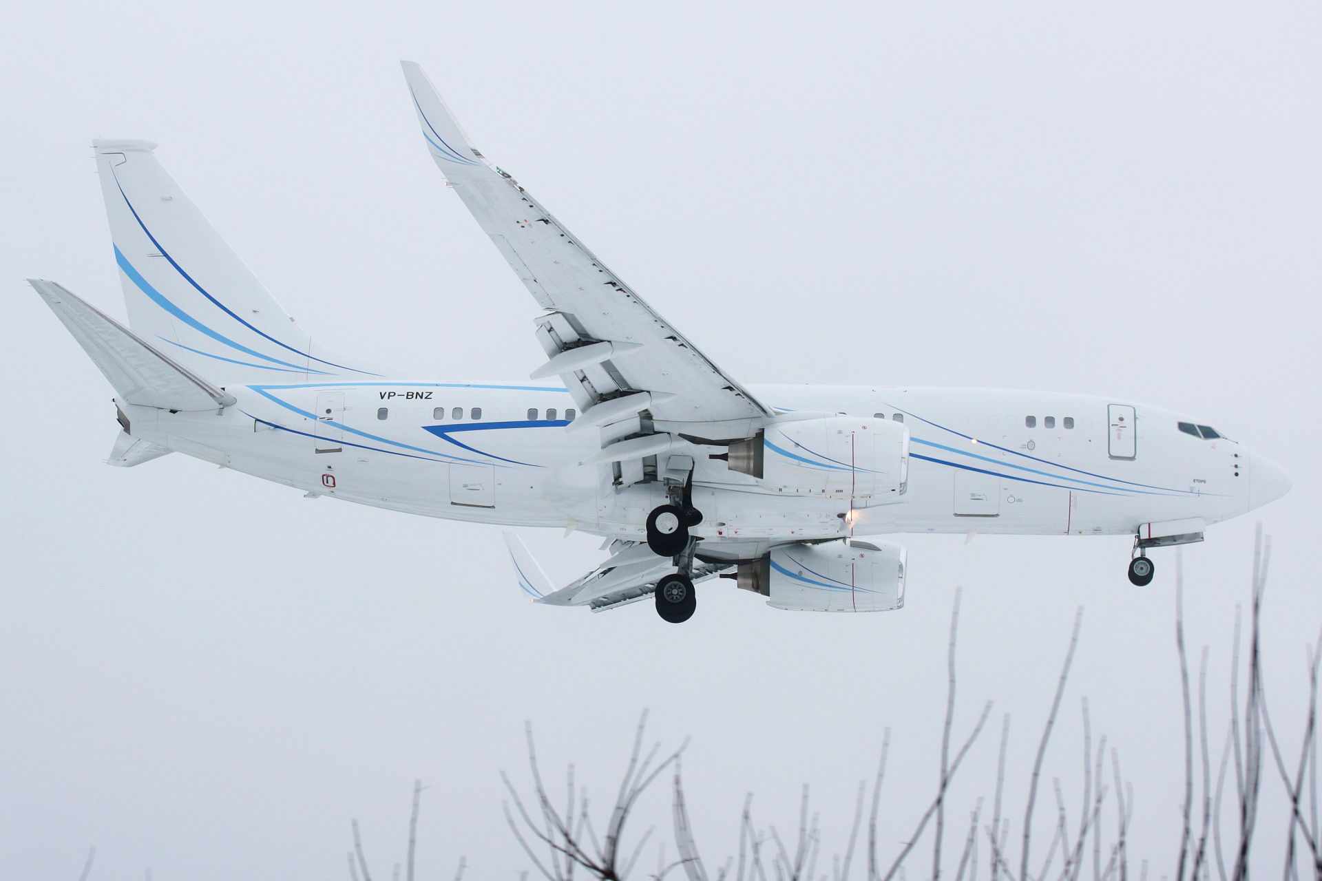 VP-BNZ, Gazpromavia (Samoloty » Spotting na EPWA » Boeing 737-700 » BBJ)
