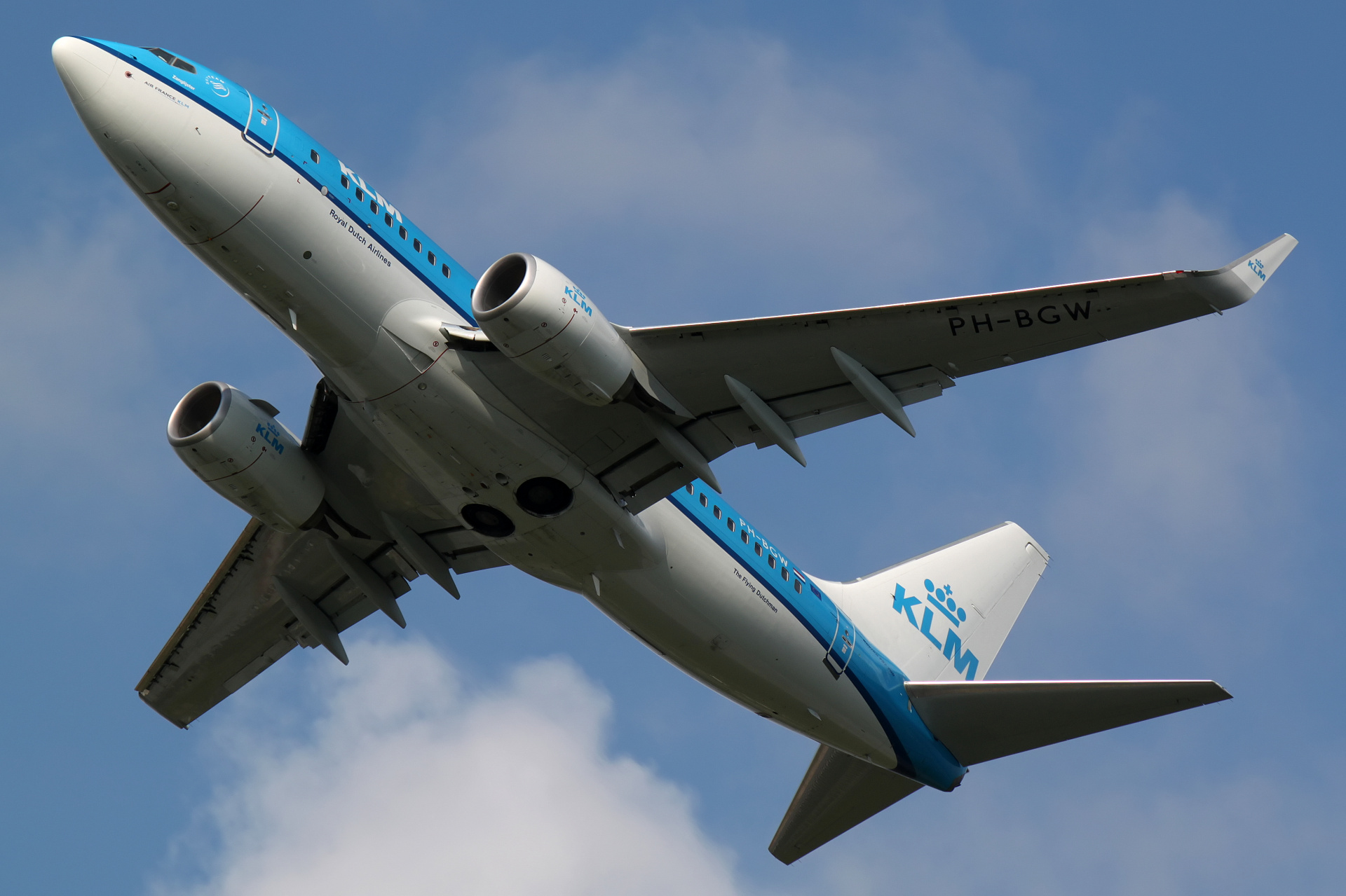 PH-BGW (Aircraft » EPWA Spotting » Boeing 737-700 » KLM Royal Dutch Airlines)