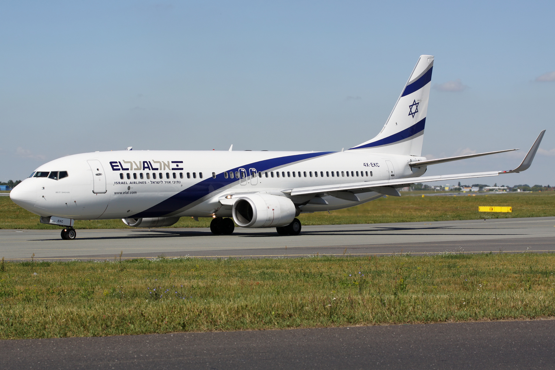 4X-EKC (winglets) (Samoloty » Spotting na EPWA » Boeing 737-800 » El Al Israel Airlines)