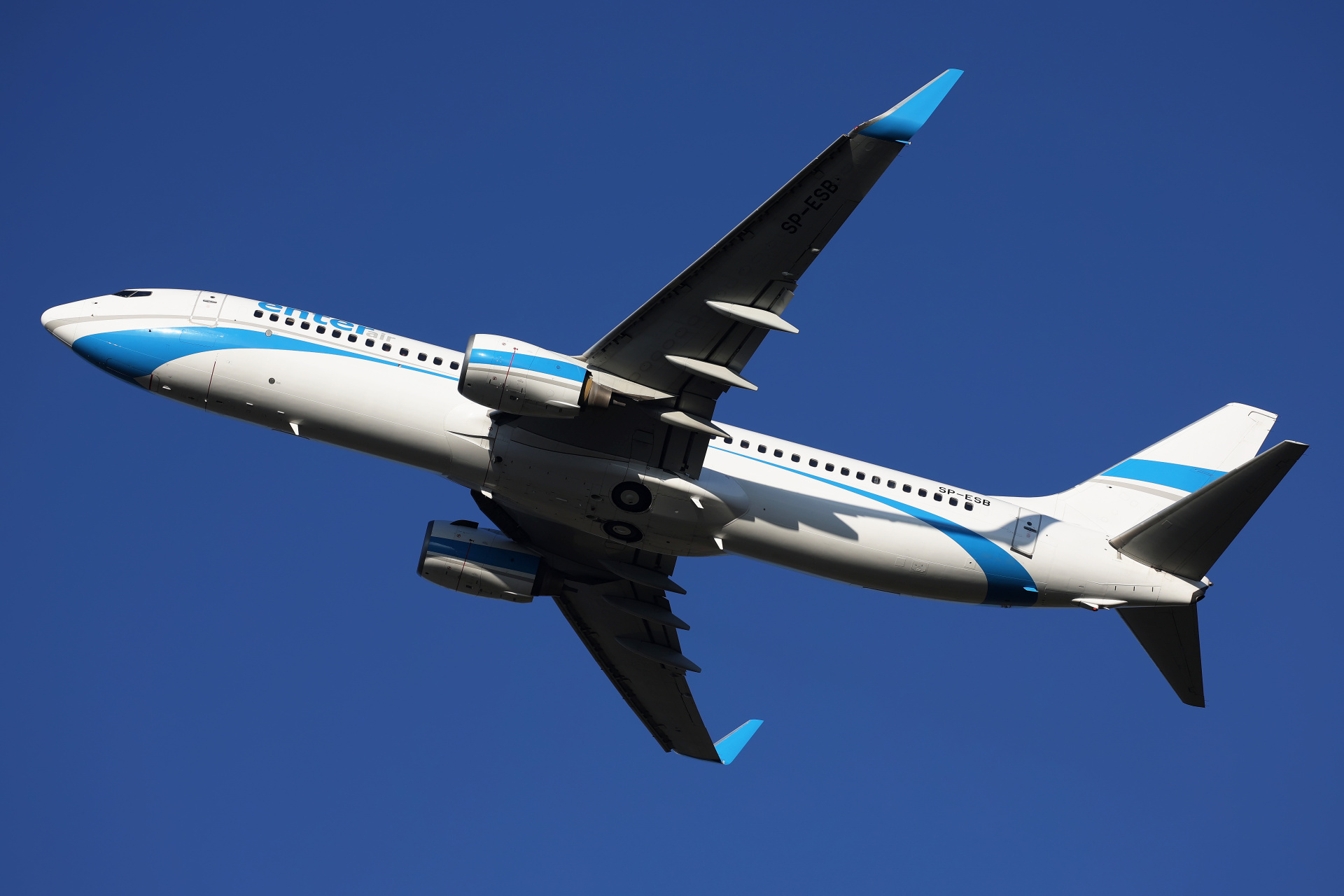 SP-ESB (Aircraft » EPWA Spotting » Boeing 737-800 » Enter Air)