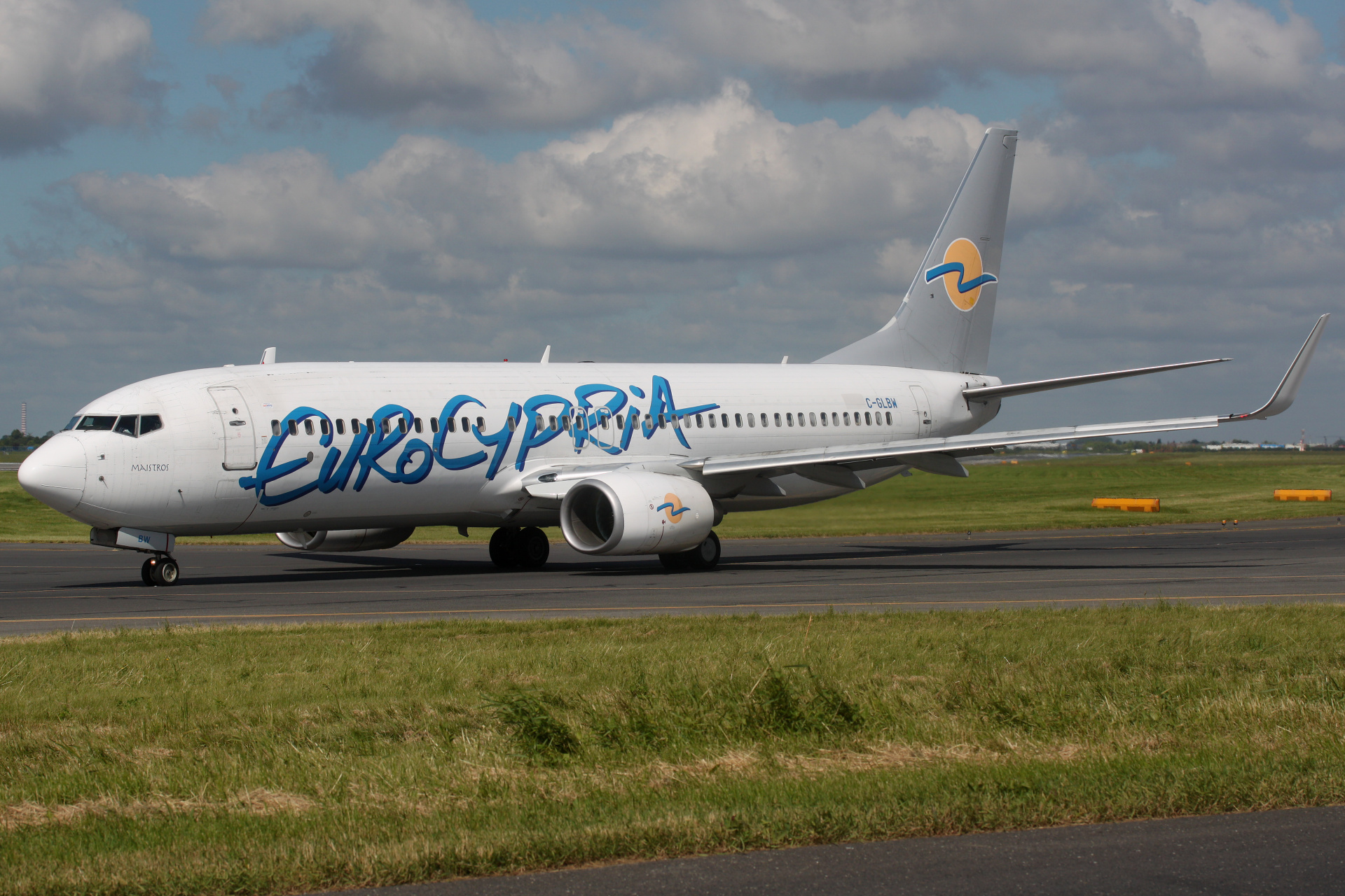 C-GLBW (Aircraft » EPWA Spotting » Boeing 737-800 » Eurocypria)