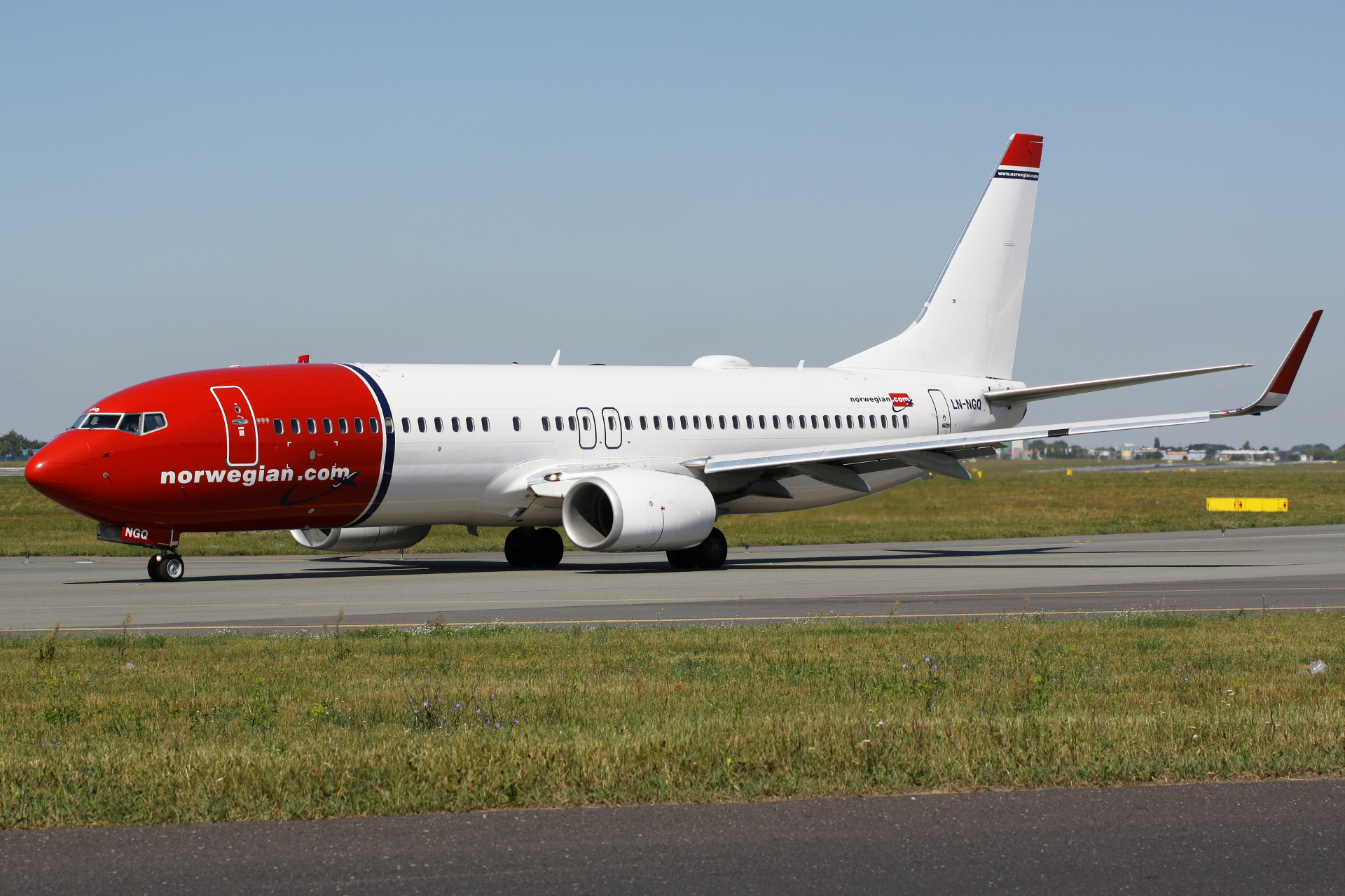 LN-NGQ, Norwegian Air Shuttle (Aircraft » EPWA Spotting » Boeing 737-800 » Norwegian Air)