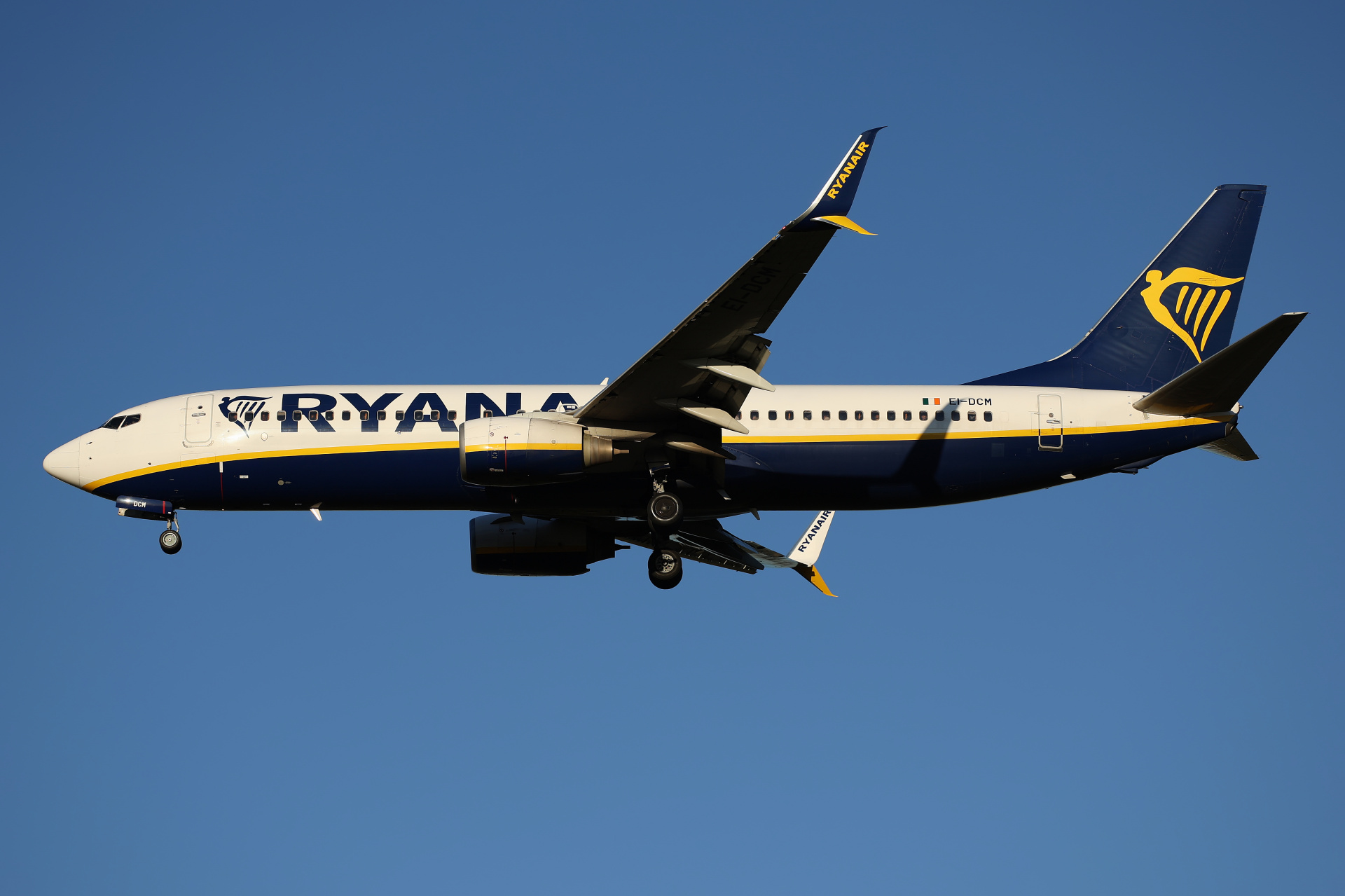 EI-DCM (Aircraft » EPWA Spotting » Boeing 737-800 » Ryanair)
