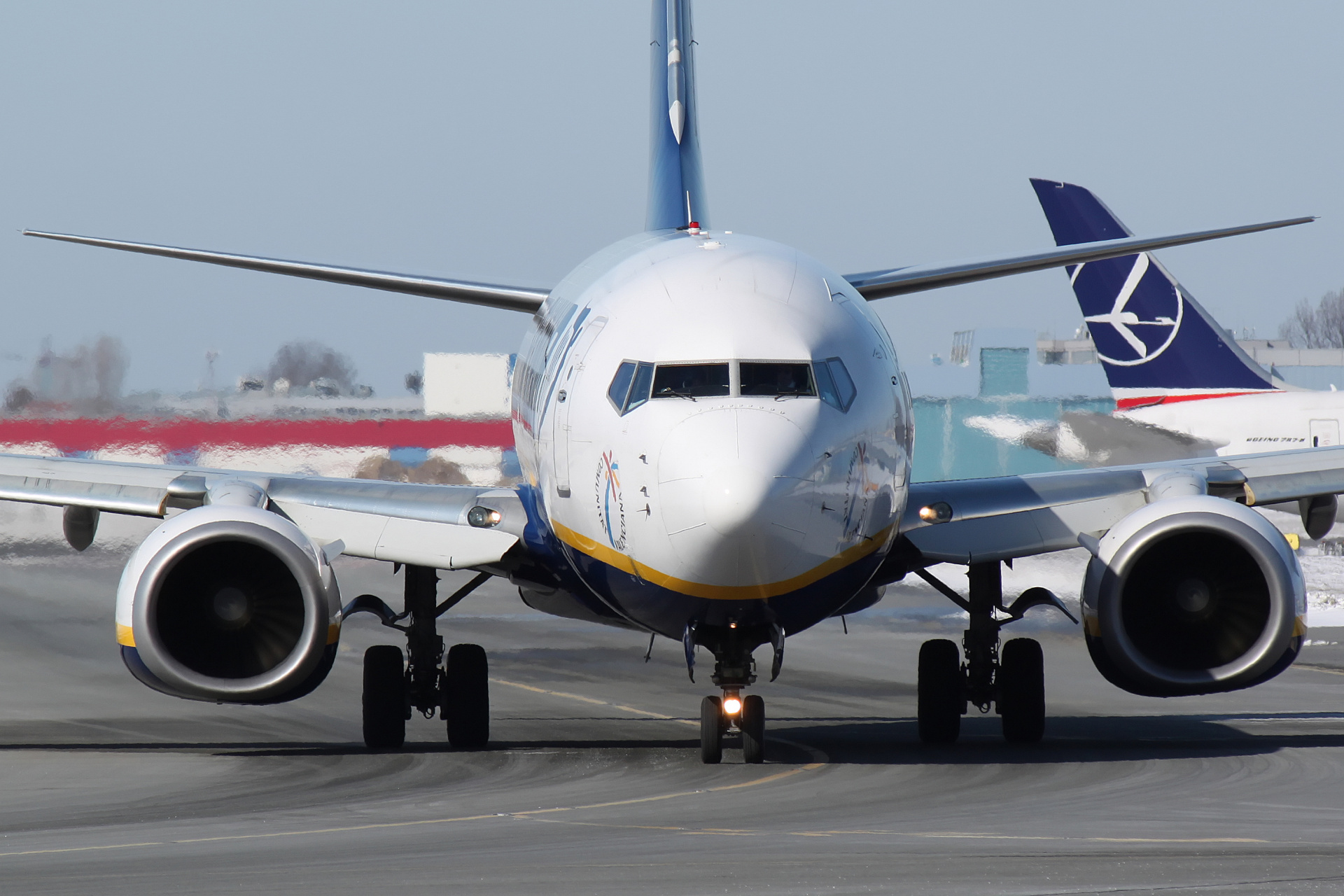 EI-DLK (Comunidad Valenciana sticker) (Aircraft » EPWA Spotting » Boeing 737-800 » Ryanair)