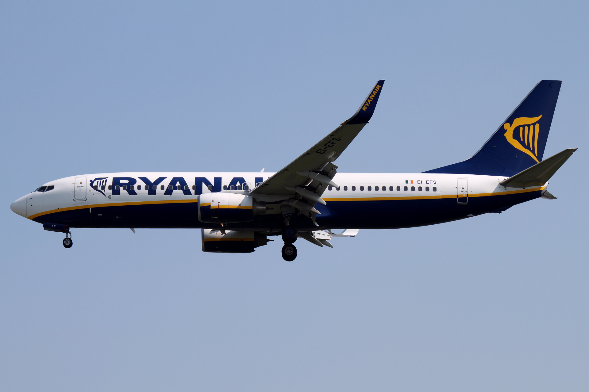 EI-EFS (Aircraft » EPWA Spotting » Boeing 737-800 » Ryanair)