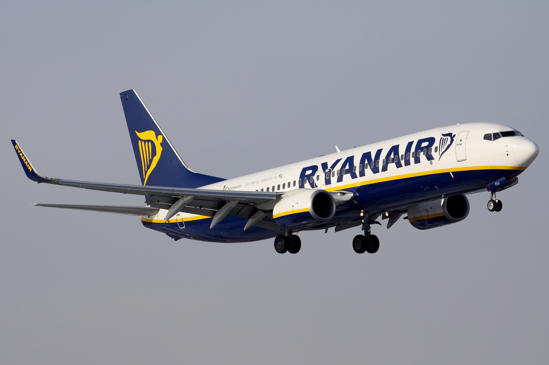 EI-EIJ (naklejka Lotnisko Katowice) (Samoloty » Spotting na EPWA » Boeing 737-800 » Ryanair)