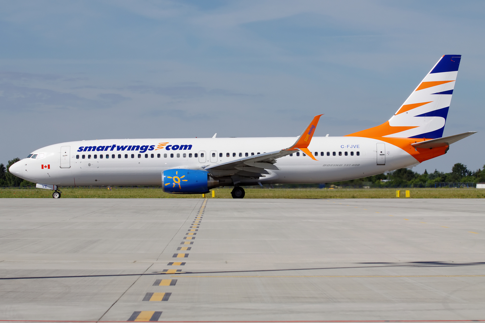 C-FJVE (Sunwing) (Samoloty » Spotting na EPWA » Boeing 737-800 » SmartWings)