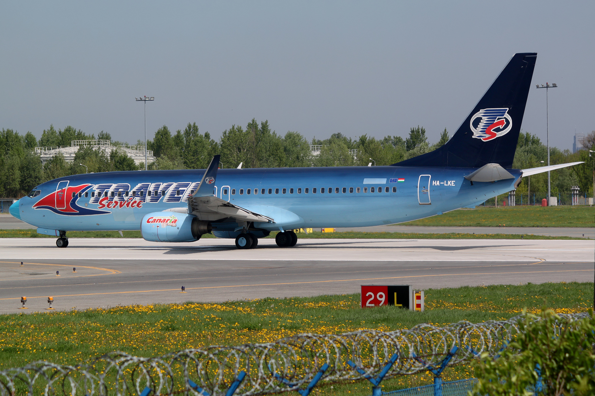 HA-LKE, Travel Service Hungary (Samoloty » Spotting na EPWA » Boeing 737-800 » Travel Service Airlines)