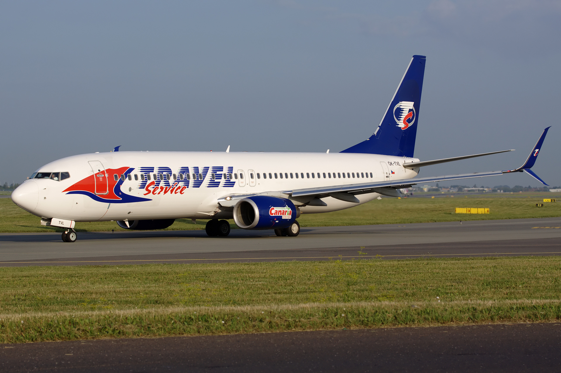 OK-TVL (scimitar winglets) (Samoloty » Spotting na EPWA » Boeing 737-800 » Travel Service Airlines)