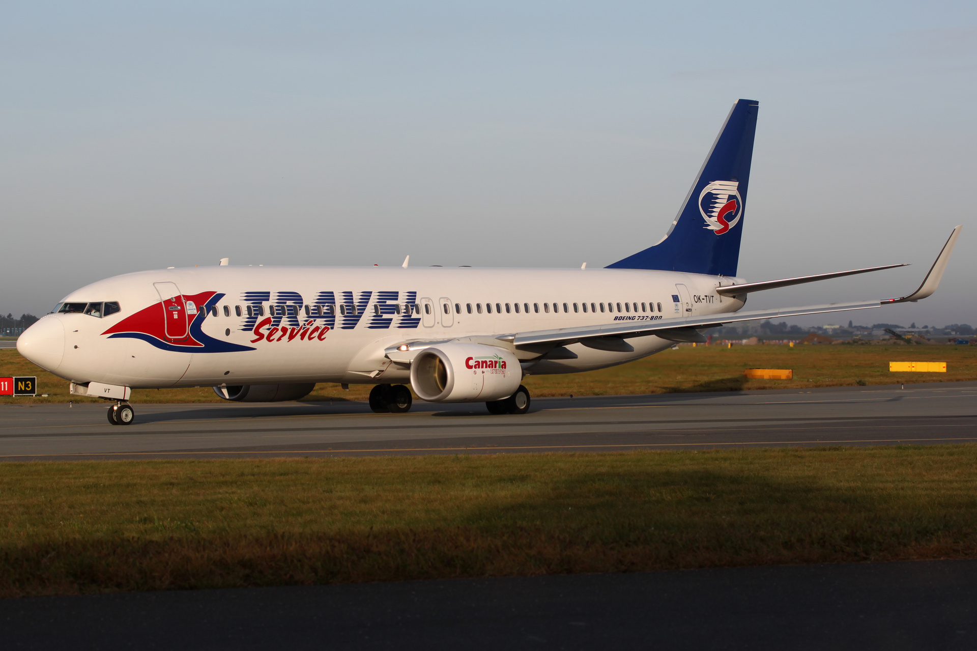 OK-TVT (Samoloty » Spotting na EPWA » Boeing 737-800 » Travel Service Airlines)