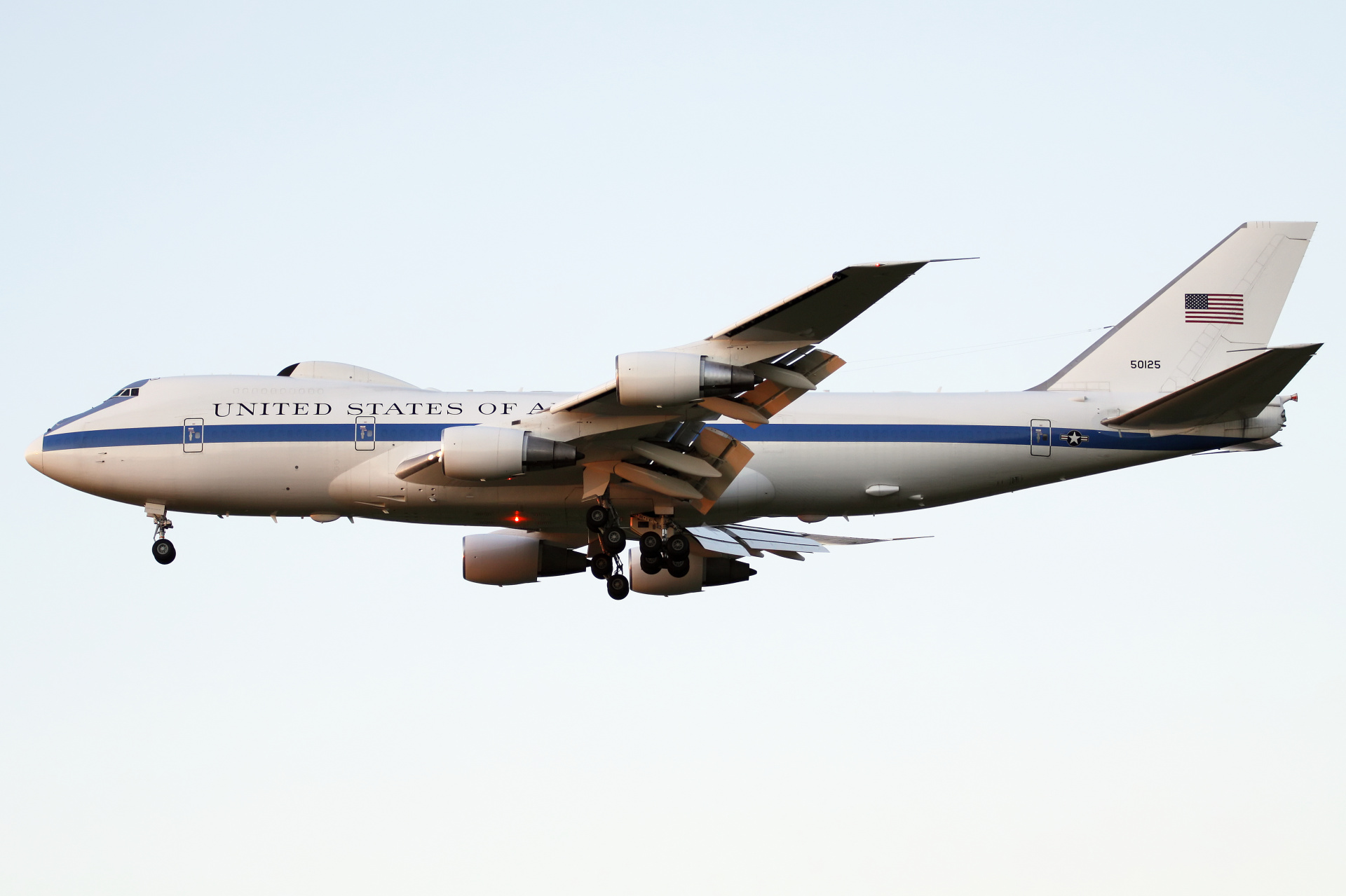 75-0125, U.S. Air Force (Aircraft » EPWA Spotting » Boeing 747-200 » E-4B)