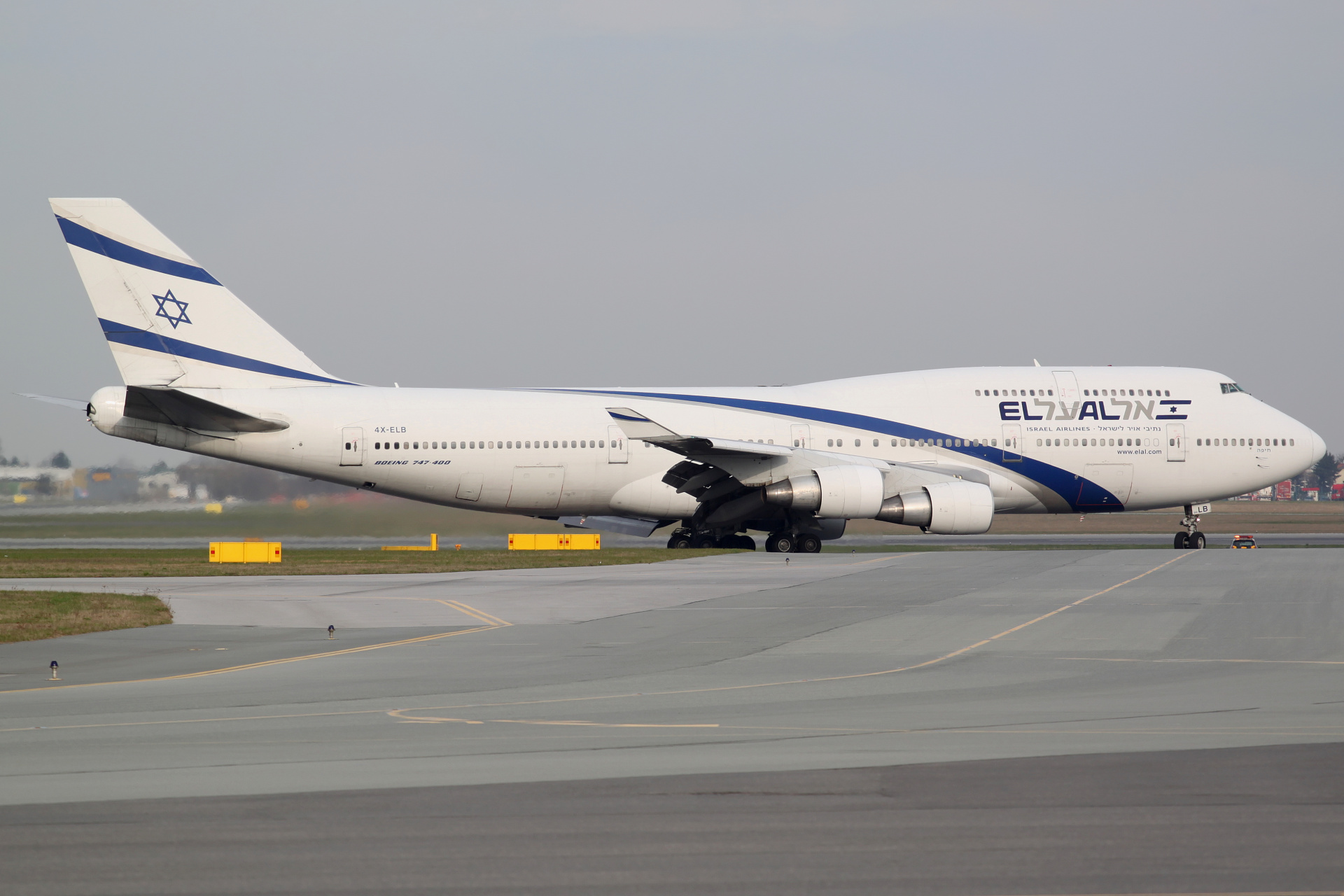 4X-ELB (Samoloty » Spotting na EPWA » Boeing 747-400 » El Al Israel Airlines)
