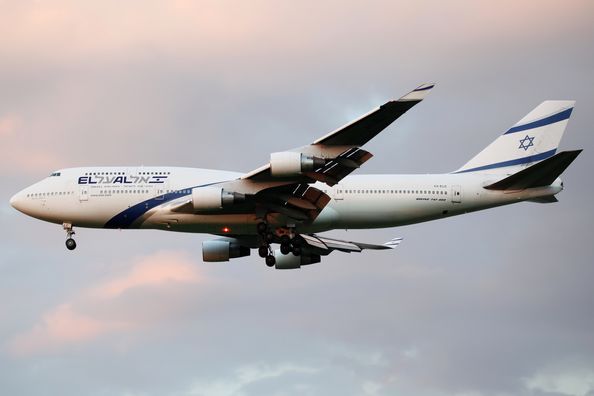 4X-ELC (Aircraft » EPWA Spotting » Boeing 747-400 » El Al Israel Airlines)